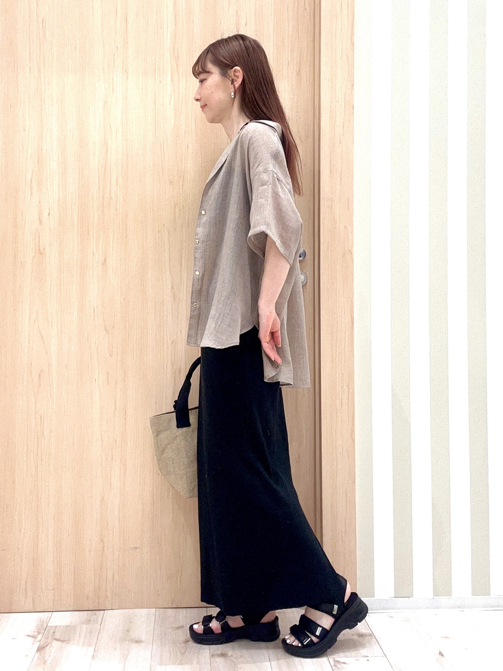ririさんの「SHOO･LA･RUE｜【S-LL】ナチュラルに決まる 半袖シアーシャツジャケット」を使ったコーディネート