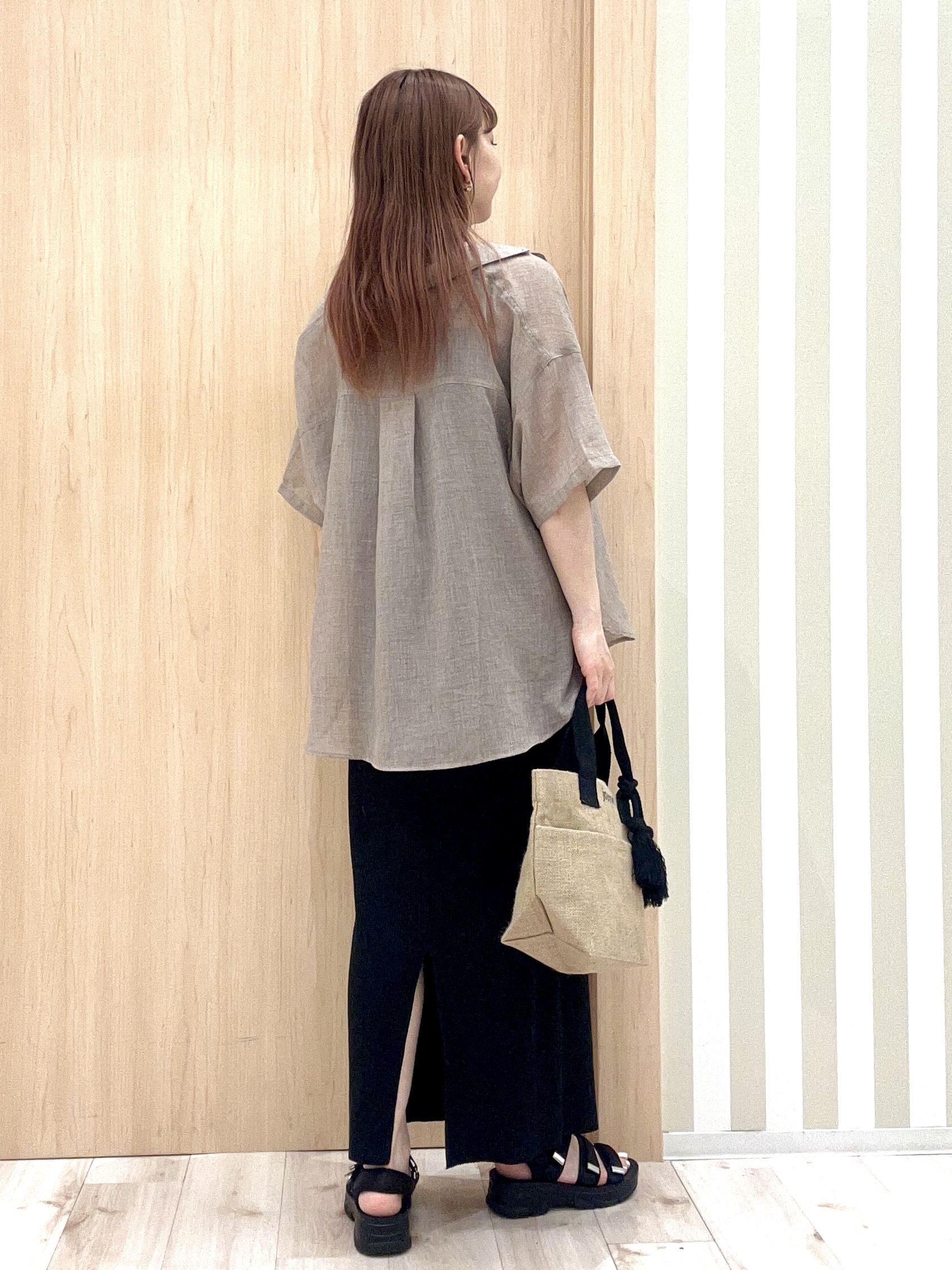 ririさんの「SHOO･LA･RUE｜【S-LL】ナチュラルに決まる 半袖シアーシャツジャケット」を使ったコーディネート
