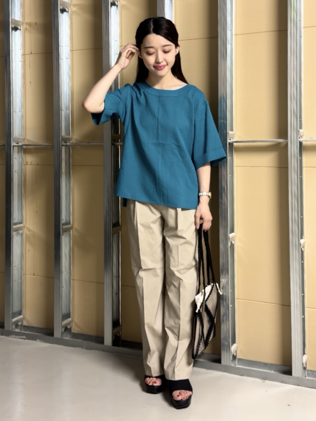 sahoさんの「THE SHOP TK｜【M-XL/二の腕カバー】さらり麻調メッシュ5分袖ブラウス」を使ったコーディネート