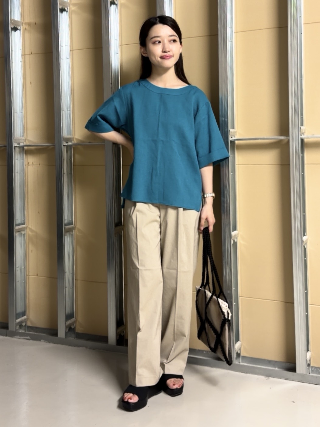 sahoさんの「THE SHOP TK｜【M-XL/二の腕カバー】さらり麻調メッシュ5分袖ブラウス」を使ったコーディネート
