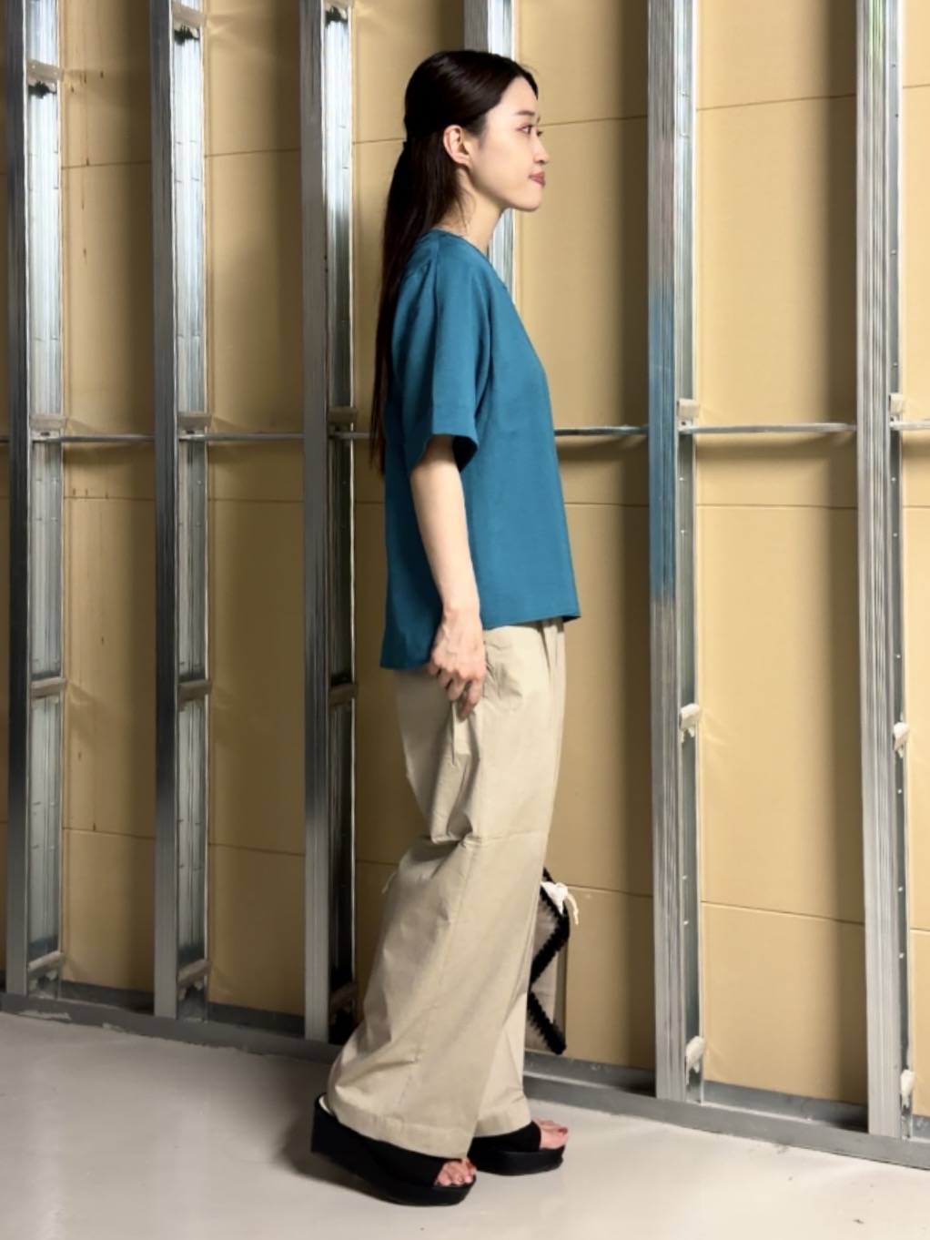 sahoさんの「THE SHOP TK｜【M-XL/二の腕カバー】さらり麻調メッシュ5分袖ブラウス」を使ったコーディネート