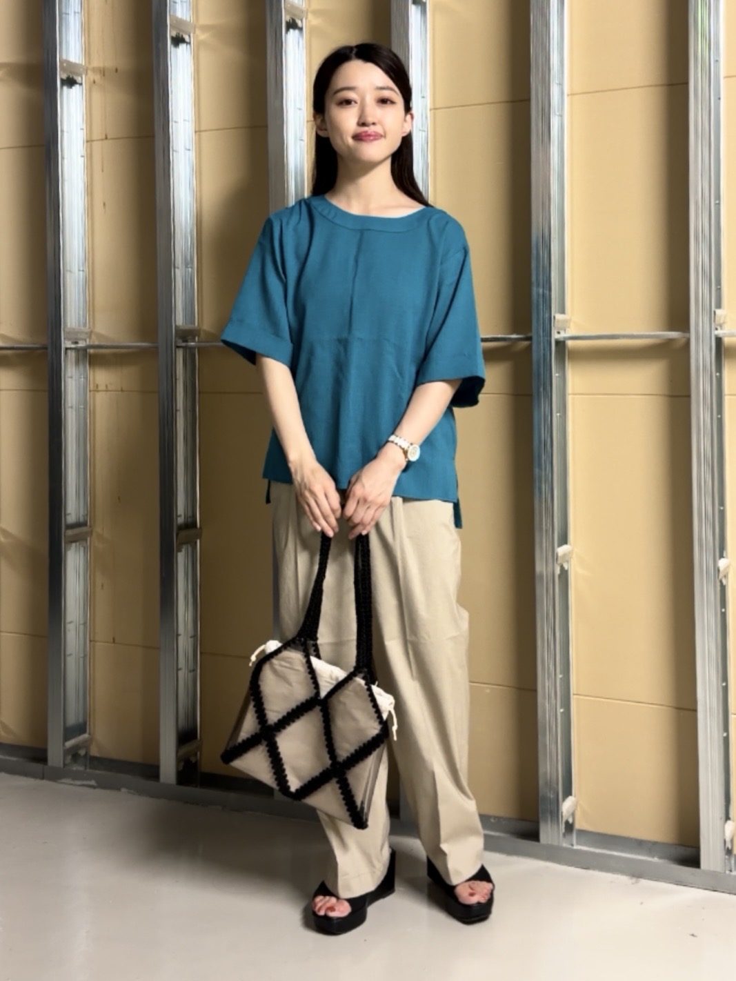 sahoさんの「THE SHOP TK｜【M-XL/二の腕カバー】さらり麻調メッシュ5分袖ブラウス」を使ったコーディネート