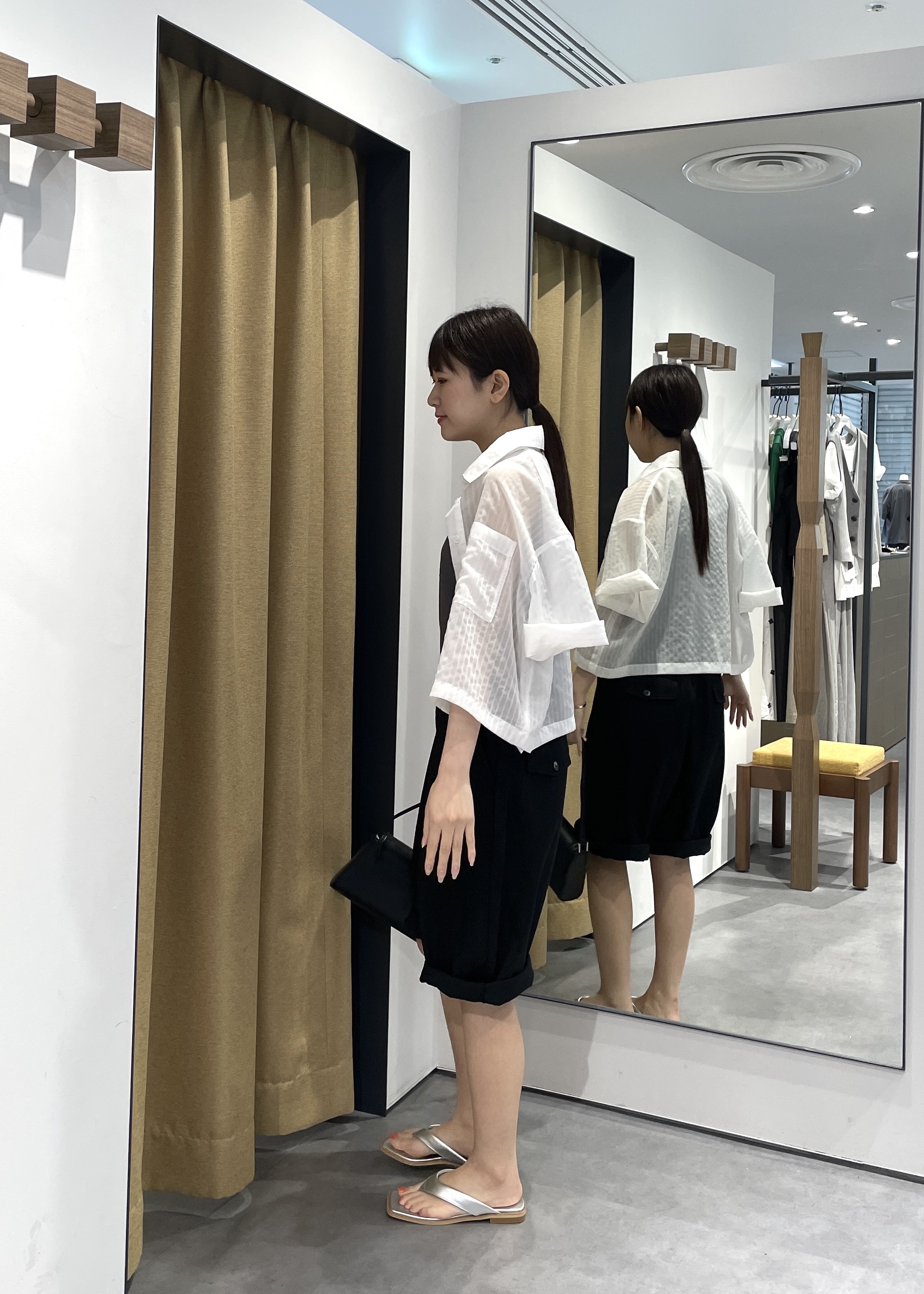 Renoさんの「INDIVI｜ボックスシルエットシアーシャツ【接触冷感】」を使ったコーディネート