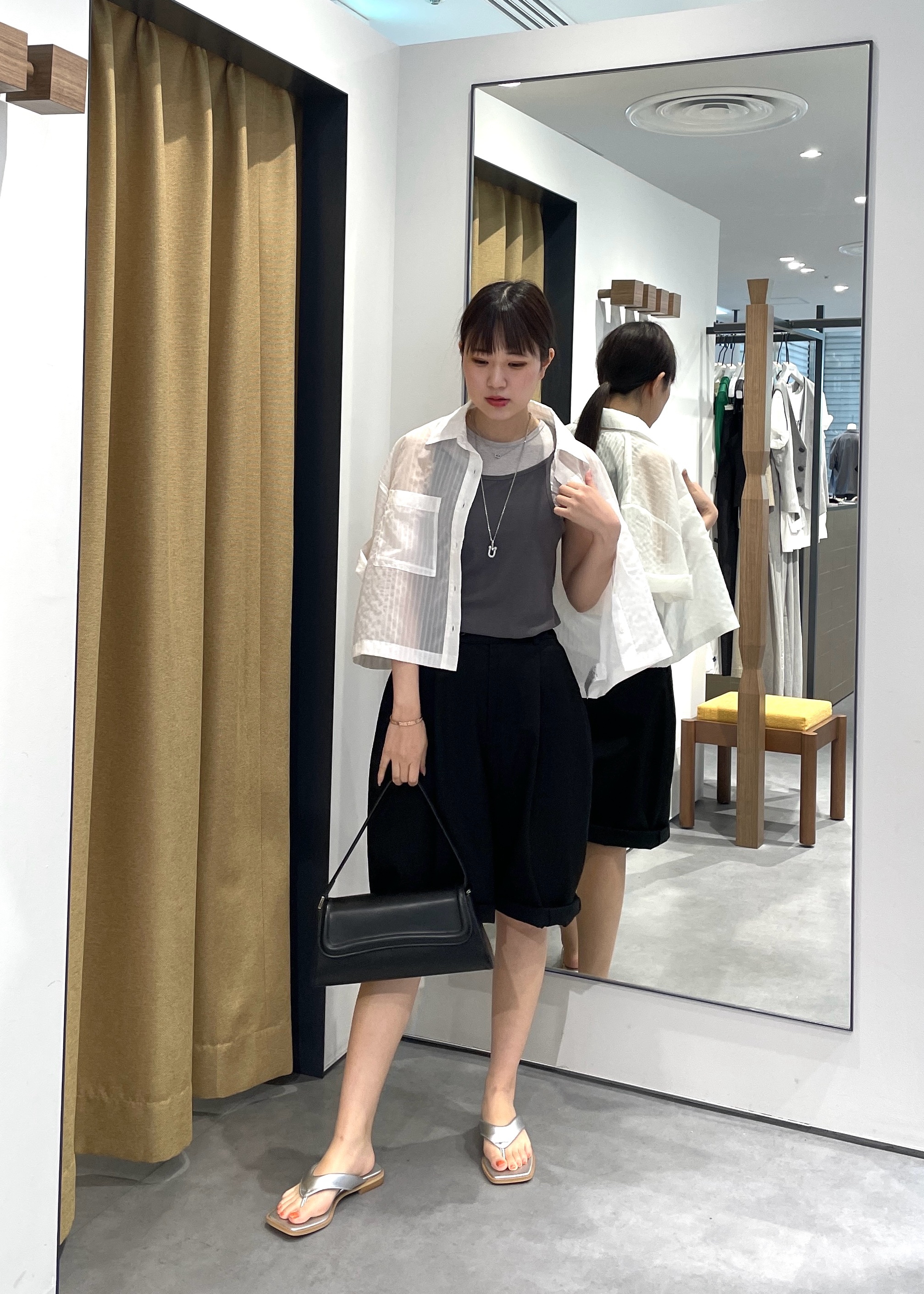 Renoさんの「INDIVI｜ボックスシルエットシアーシャツ【接触冷感】」を使ったコーディネート