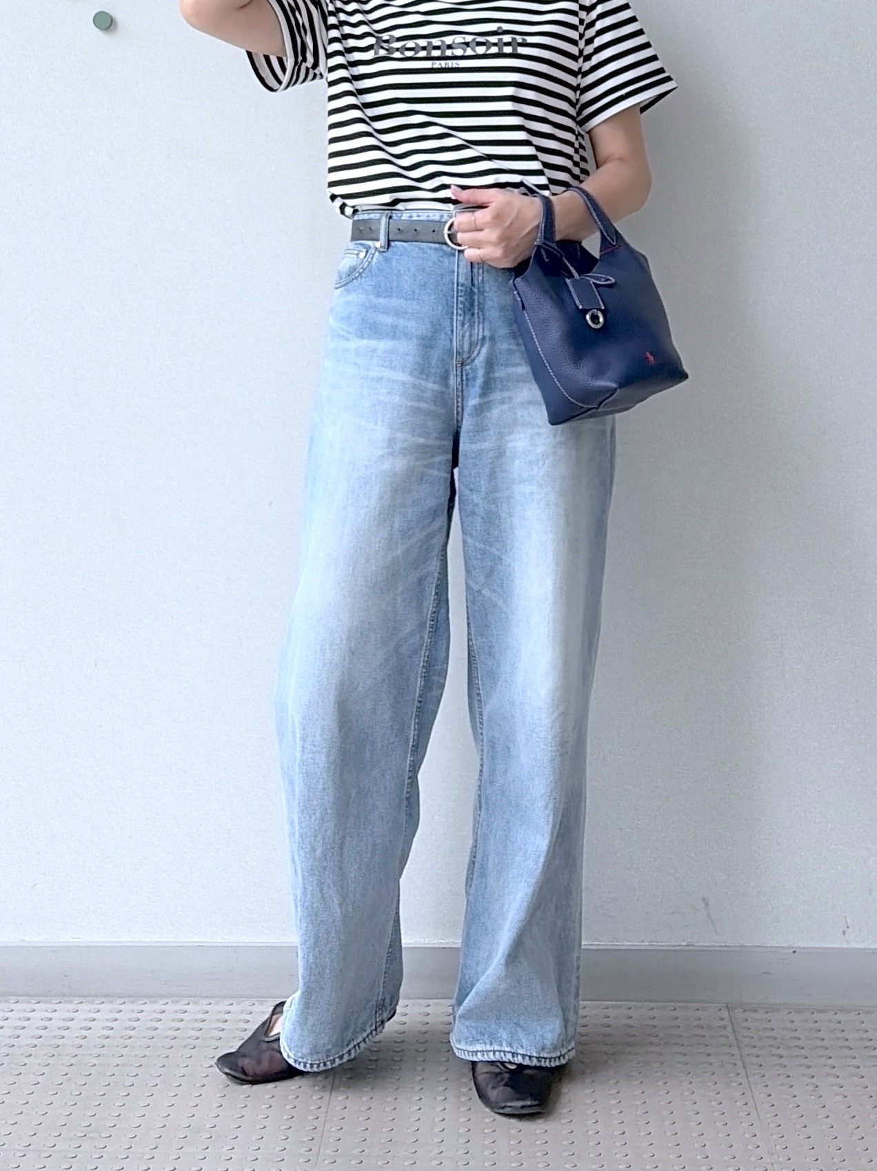 yoshikadoさんの「DRESSTERIOR｜【接触冷感／抗菌防臭／消臭】アイスクリアコットンBonsoirロゴボーダーTシャツ」を使ったコーディネート