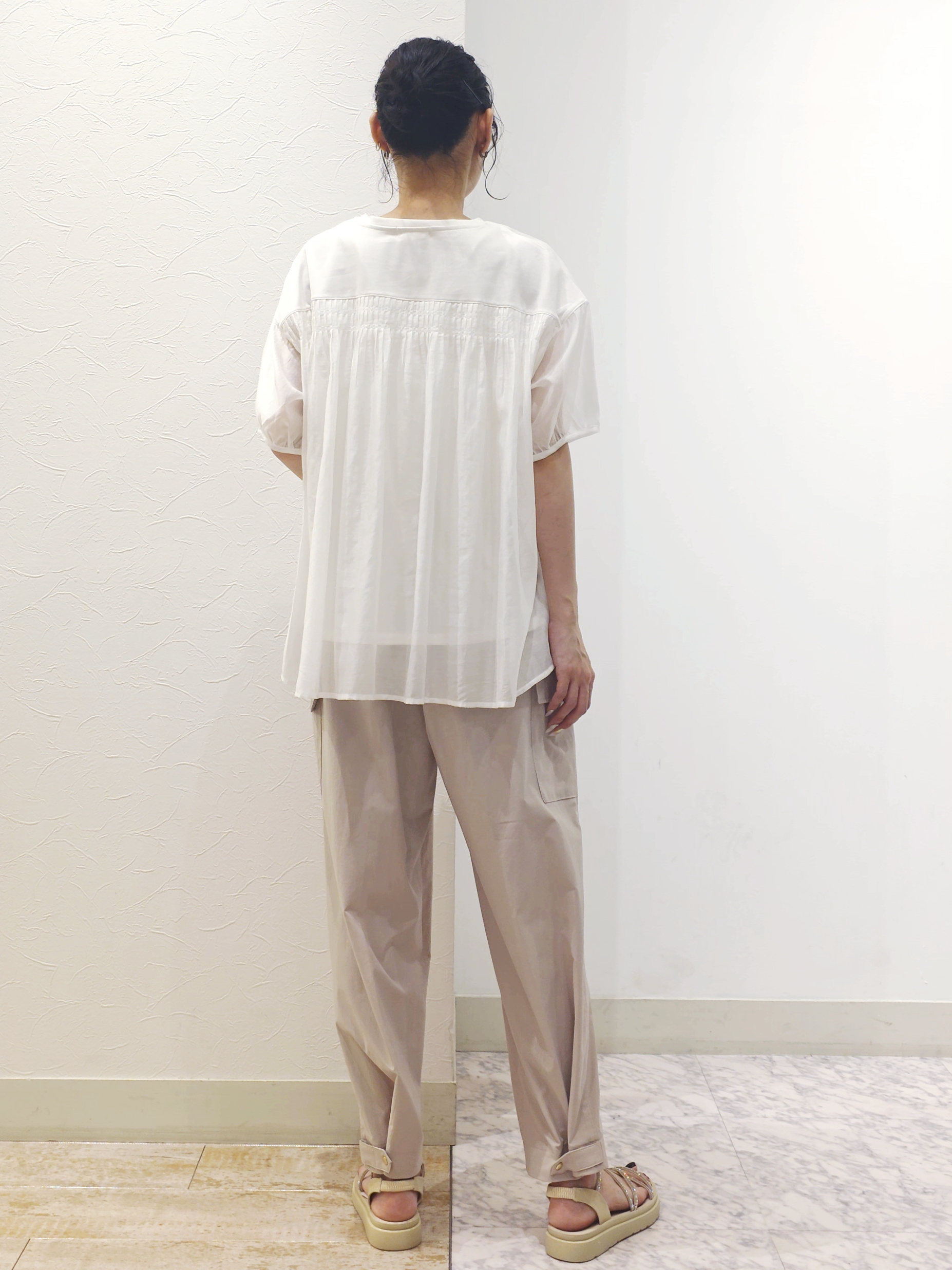 ケイさんの「grove｜【貴島明日香さん着用/UVカット】体型カバー叶う、バックプリーツTシャツ」を使ったコーディネート