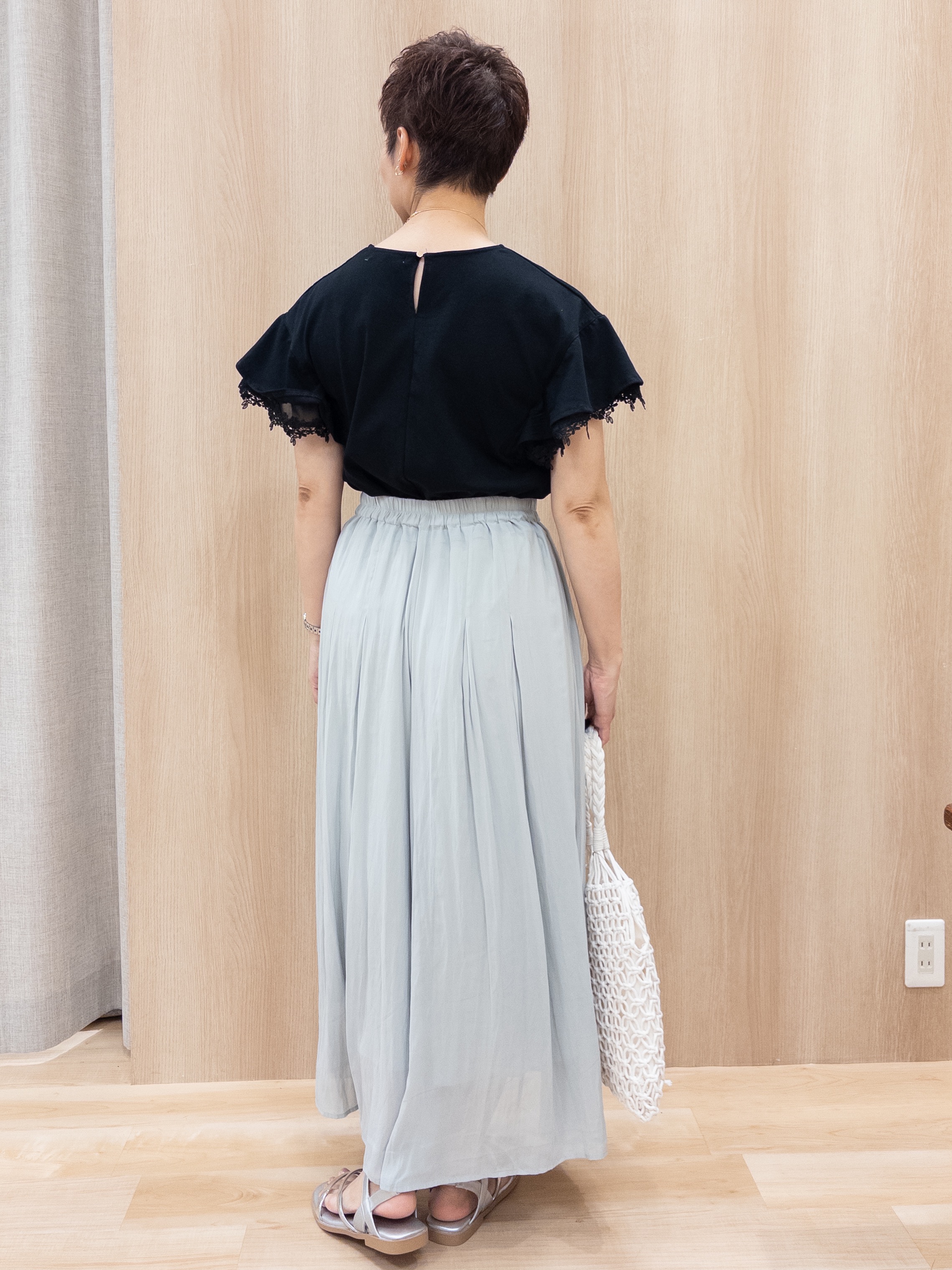 シュウコさんの「grove｜【二の腕カバー、UV/ひんやり】涼しく華やかに、レースレイヤードスリーブTシャツ」を使ったコーディネート