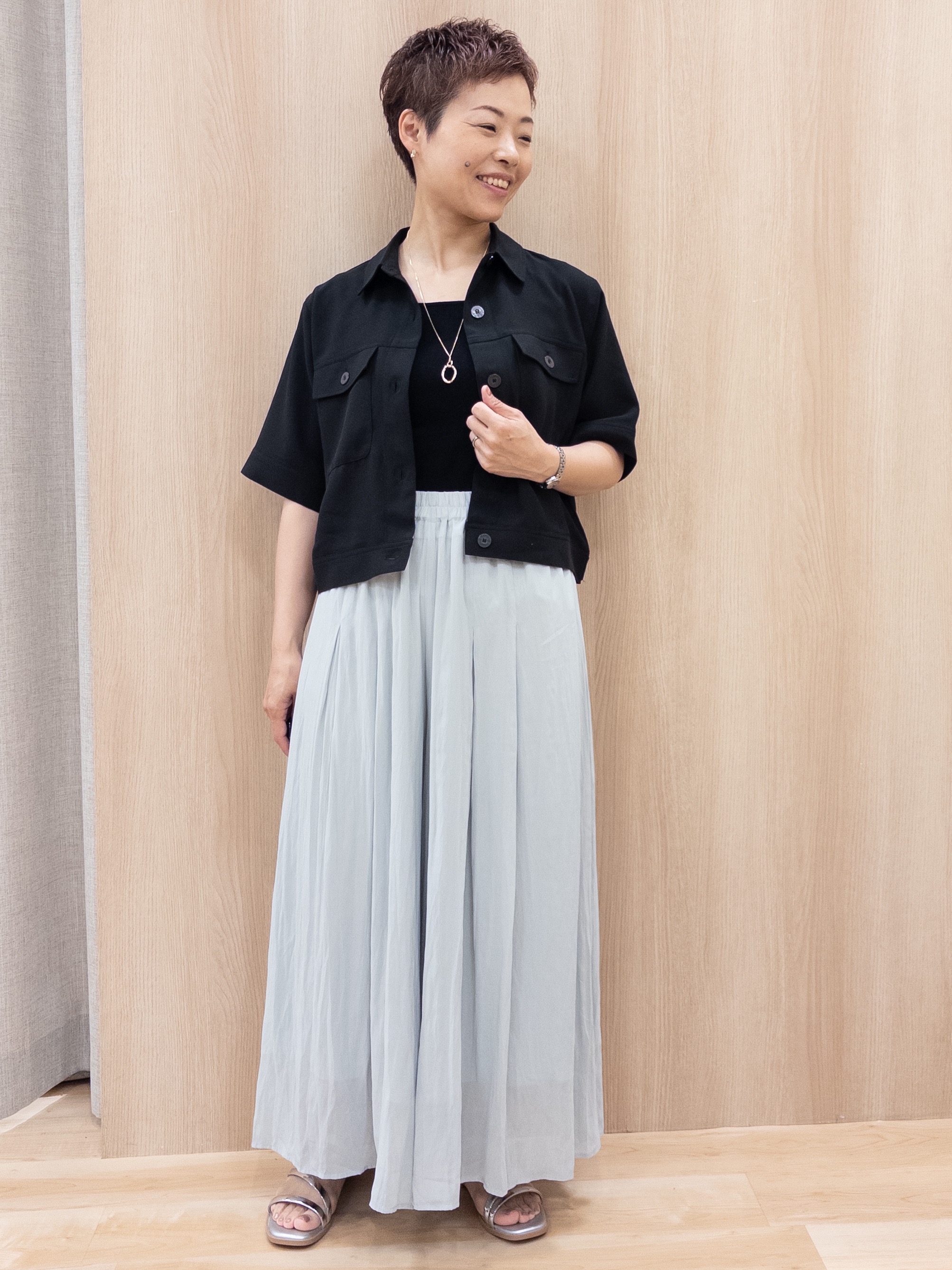 シュウコさんの「grove｜【二の腕カバー、UV/ひんやり】涼しく華やかに、レースレイヤードスリーブTシャツ」を使ったコーディネート