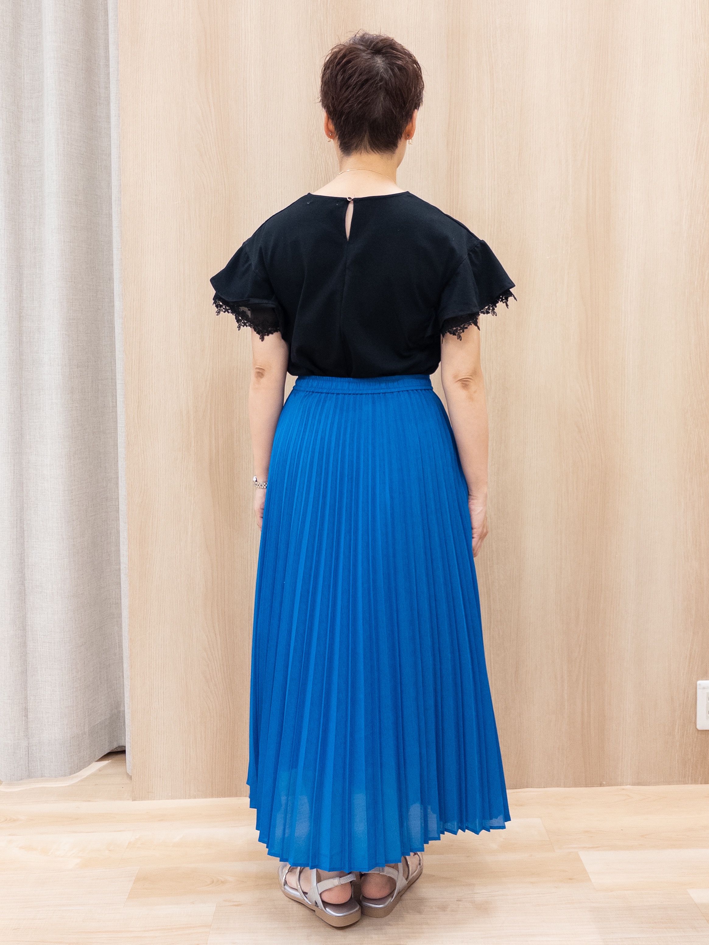 シュウコさんの「grove｜【二の腕カバー、UV/ひんやり】涼しく華やかに、レースレイヤードスリーブTシャツ」を使ったコーディネート