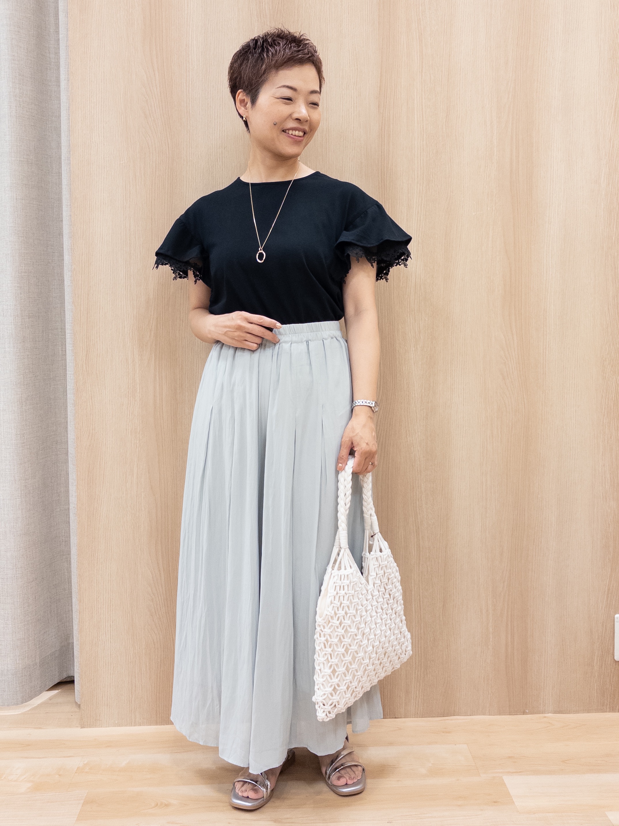 シュウコさんの「grove｜【二の腕カバー、UV/ひんやり】涼しく華やかに、レースレイヤードスリーブTシャツ」を使ったコーディネート