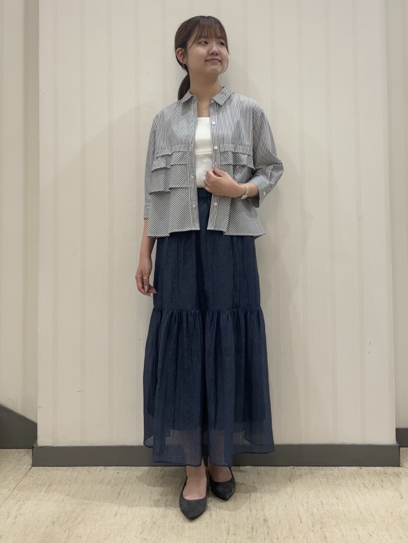 ちひさんの「INDIVI｜【UVケア／吸汗速乾／着映え】ティアードストライプシャツ」を使ったコーディネート