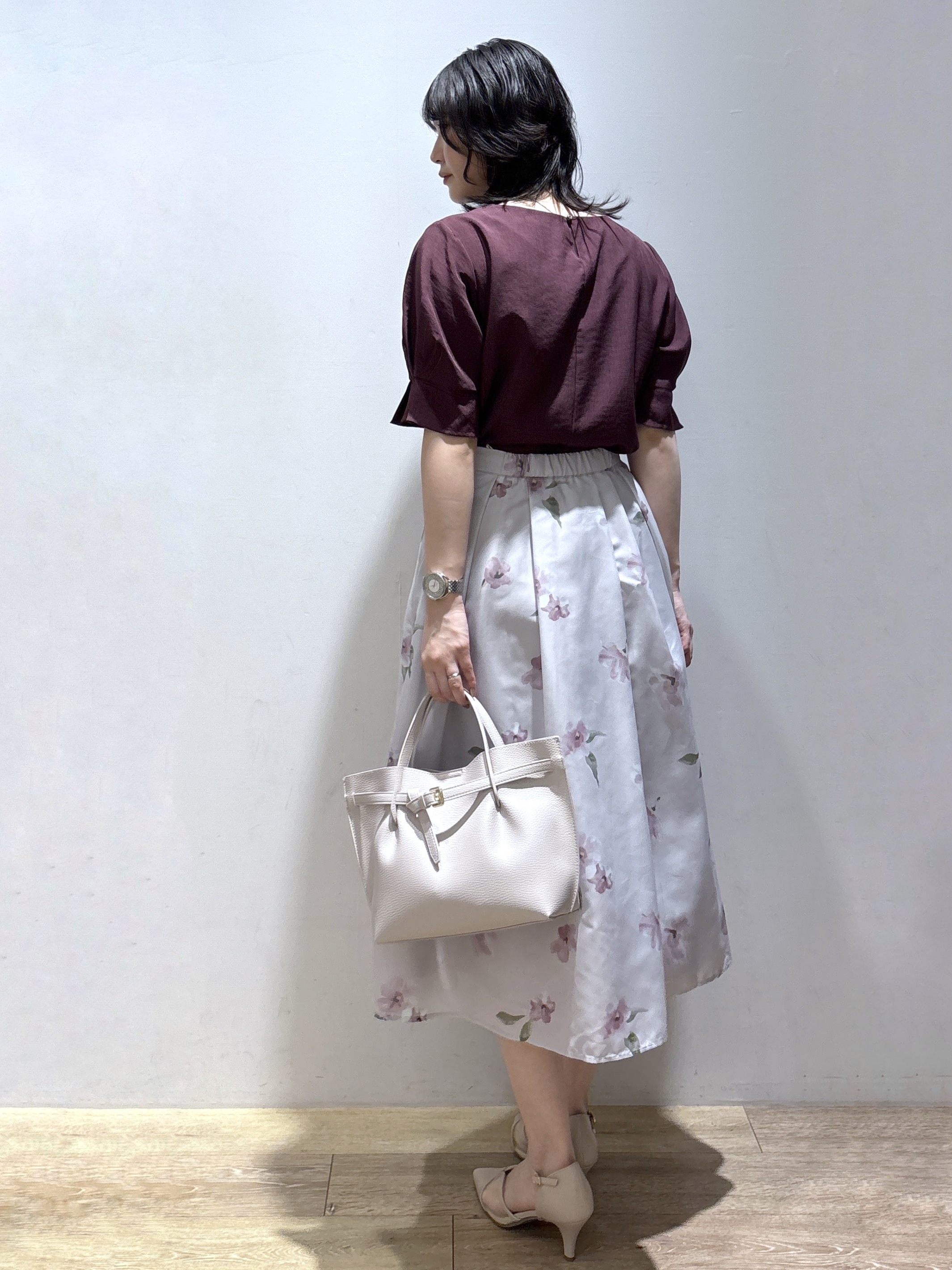 mizukiさんの「index｜【接触冷感】タックパフスリーブブラウス《吸水速乾／防シワ／洗濯機OK／XS～3L／6col》」を使ったコーディネート