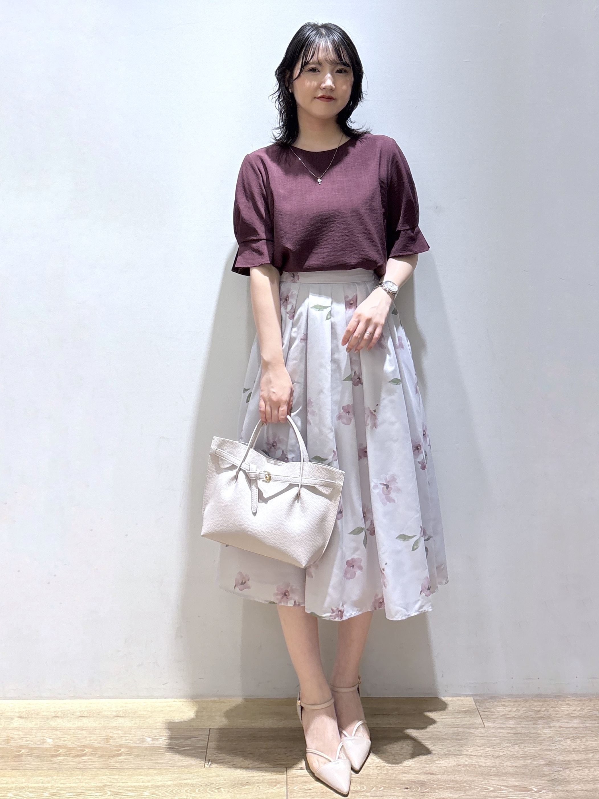 mizukiさんの「index｜【接触冷感】タックパフスリーブブラウス《吸水速乾／防シワ／洗濯機OK／XS～3L／6col》」を使ったコーディネート
