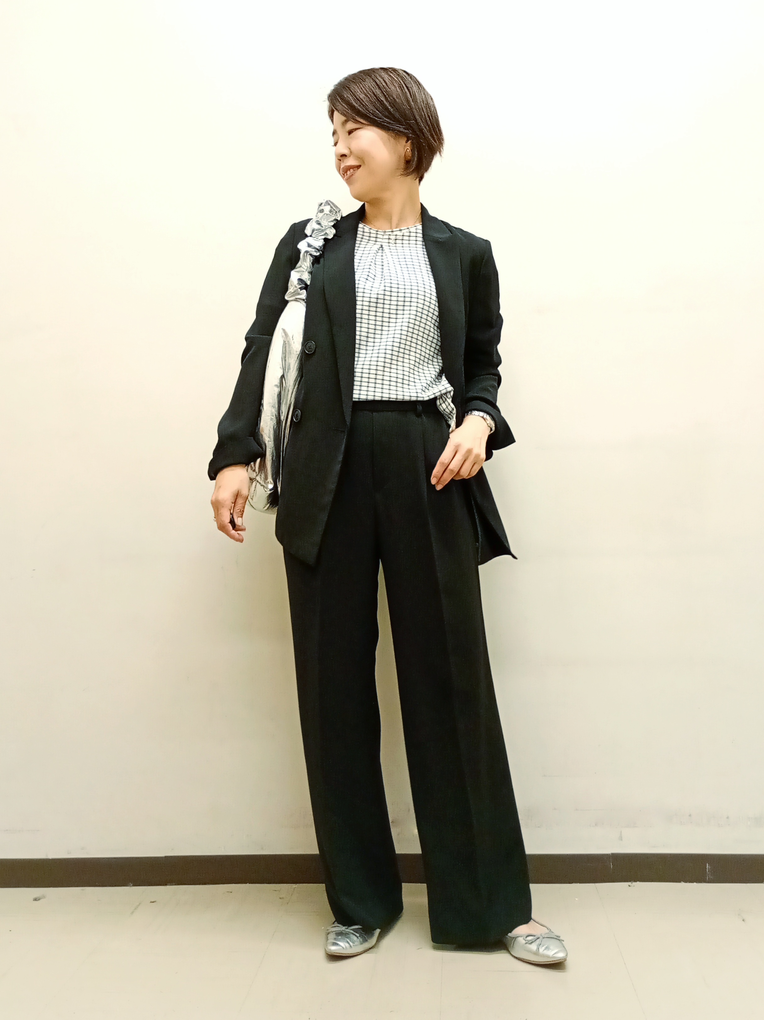 Kさんの「INDIVI｜【洗える／UVケア／SETUP可】着る日傘ワイドパンツ」を使ったコーディネート