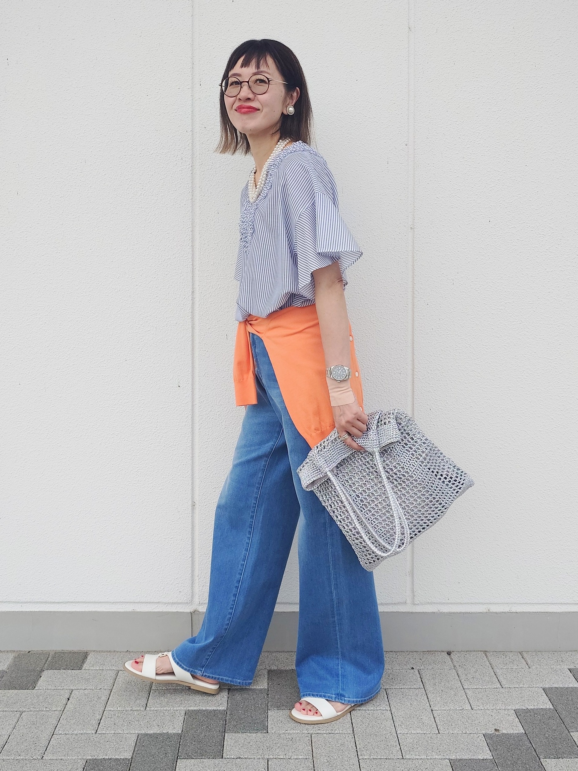 MUTSUKOさんの「UNTITLED｜【接触冷感/通気性/洗える】Vネックフリルブラウス」を使ったコーディネート