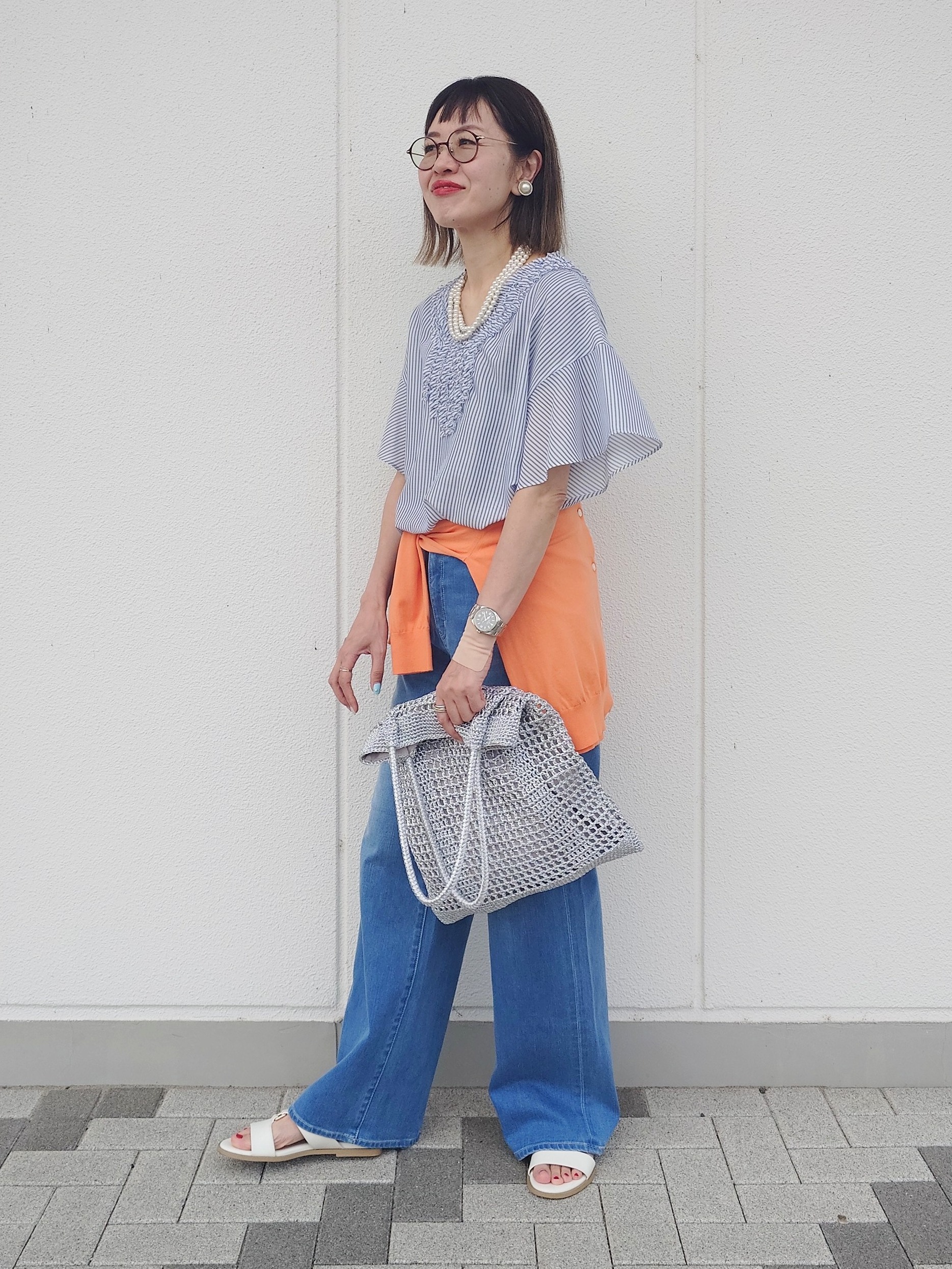 MUTSUKOさんの「UNTITLED｜【接触冷感/通気性/洗える】Vネックフリルブラウス」を使ったコーディネート