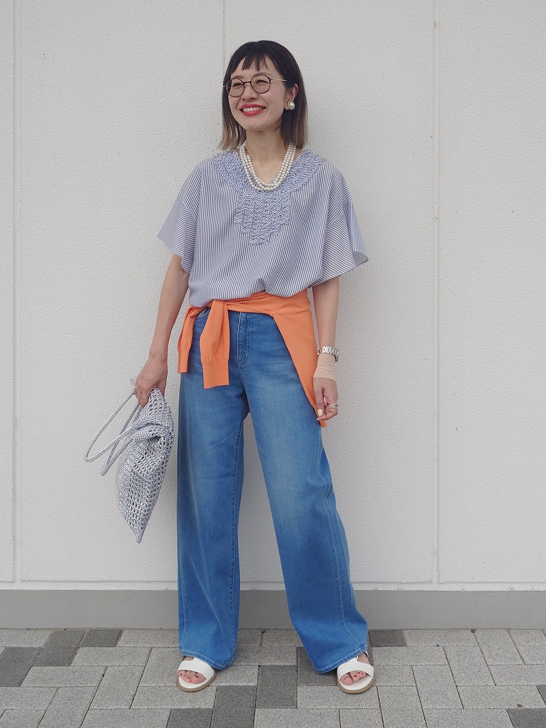 MUTSUKOさんの「UNTITLED｜【接触冷感/通気性/洗える】Vネックフリルブラウス」を使ったコーディネート