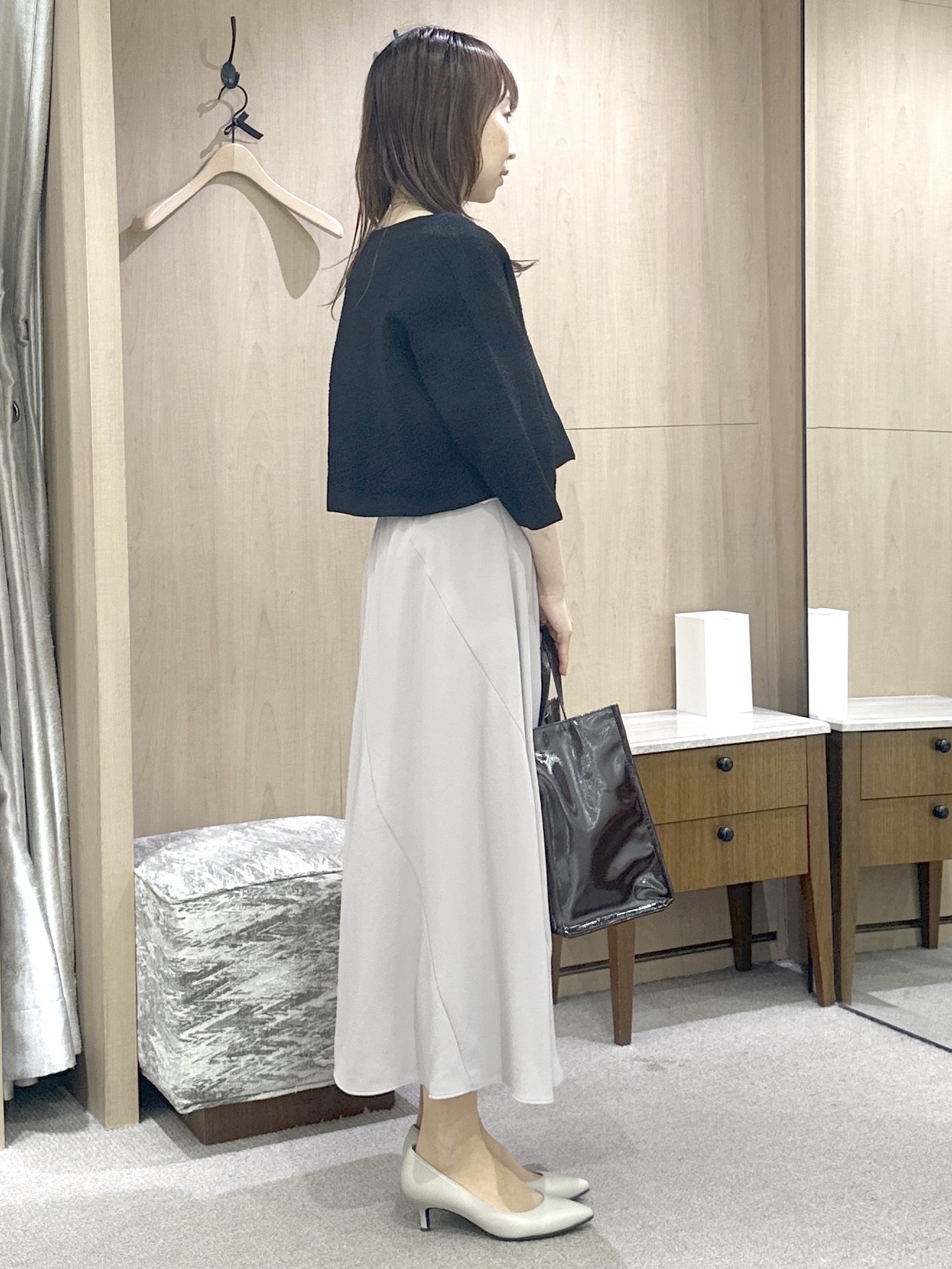 Miwaさんの「UNTITLED｜【前後2WAY/はっ水/セットアップ可】リラクシーフレンチスリーブブラウス」を使ったコーディネート