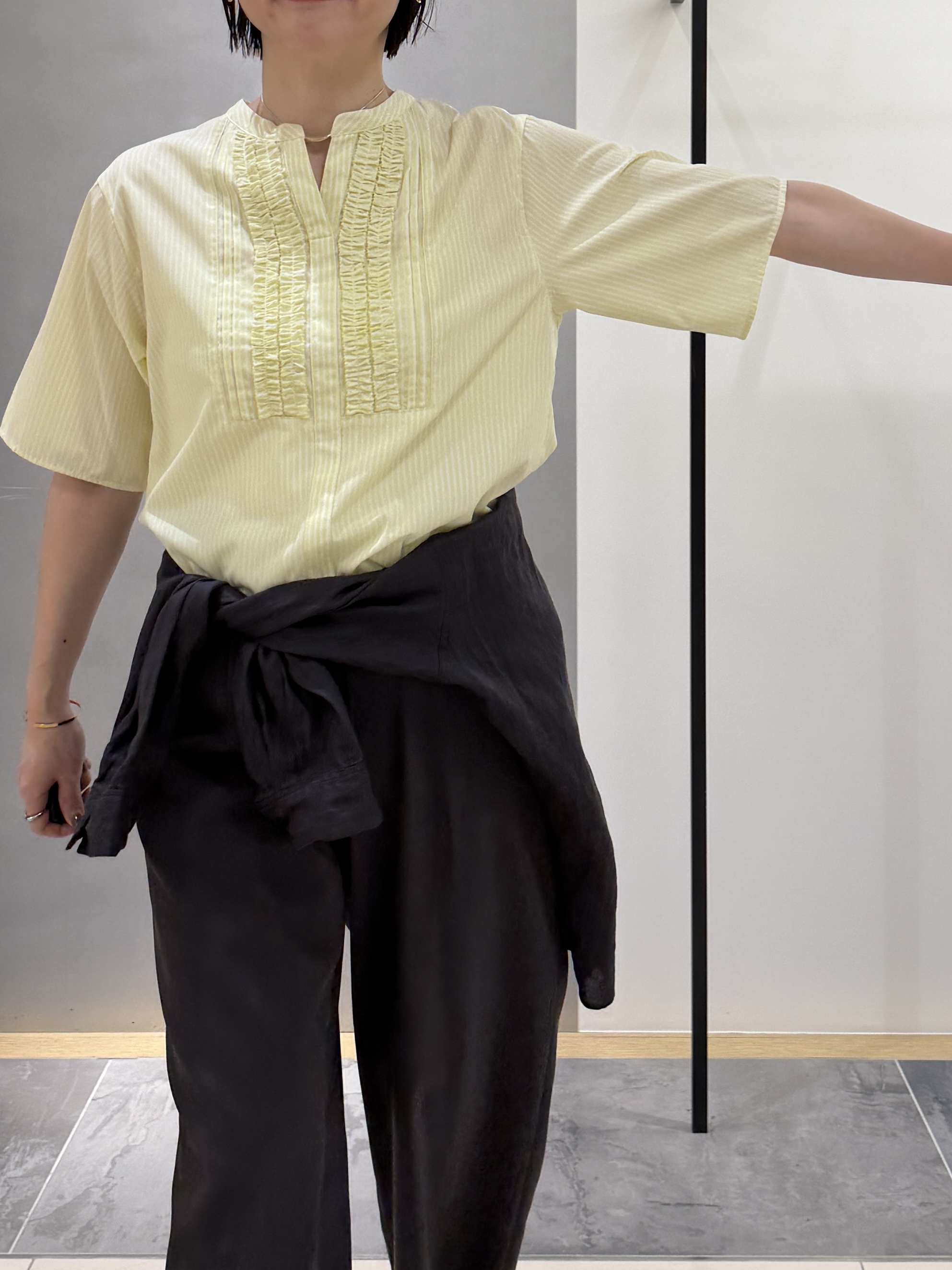 shihoさんの「INDIVI｜【UVケア／吸汗速乾／着映え】フリルピンタックブラウス」を使ったコーディネート