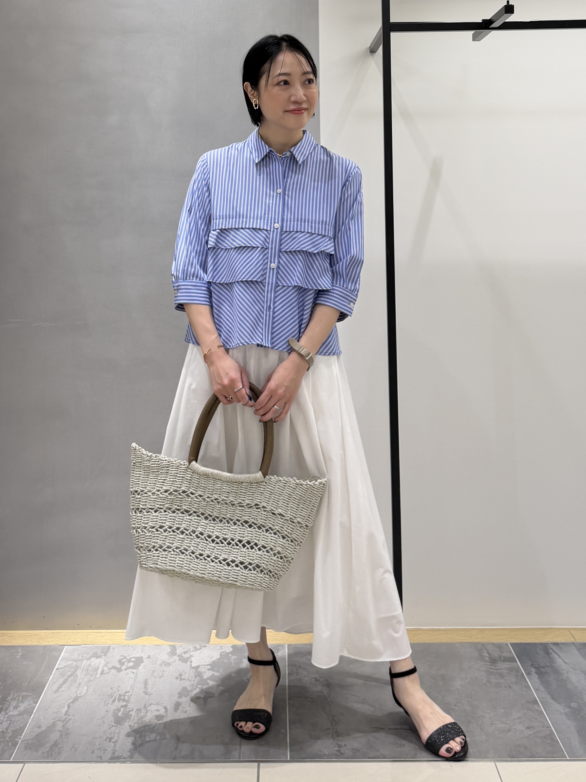 shihoさんの「INDIVI｜【UVケア／吸汗速乾／着映え】ティアードストライプシャツ」を使ったコーディネート