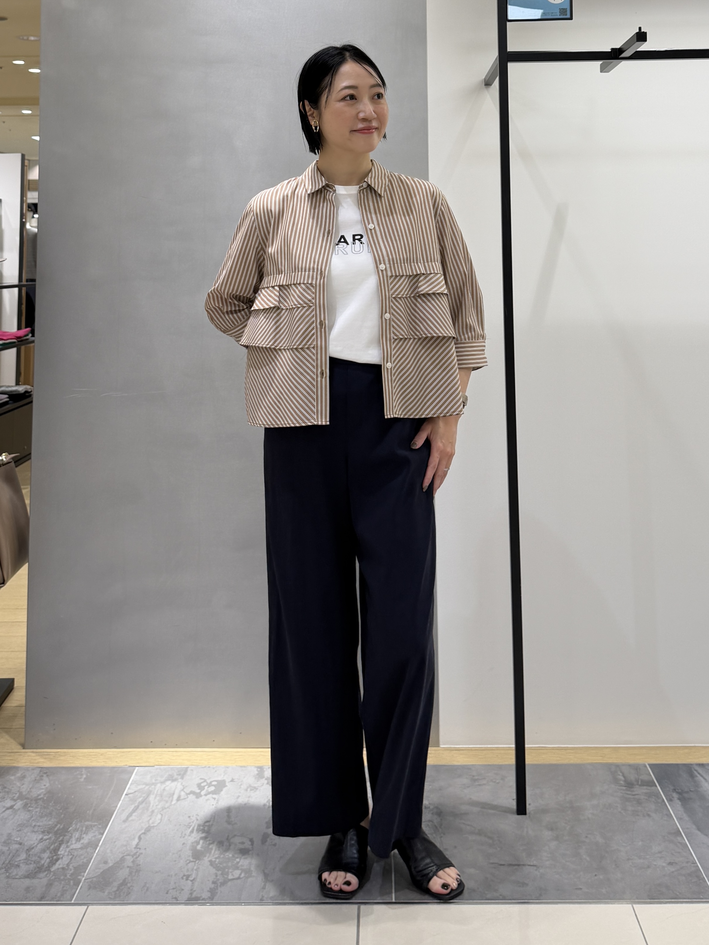 shihoさんの「INDIVI｜【UVケア／吸汗速乾／着映え】ティアードストライプシャツ」を使ったコーディネート