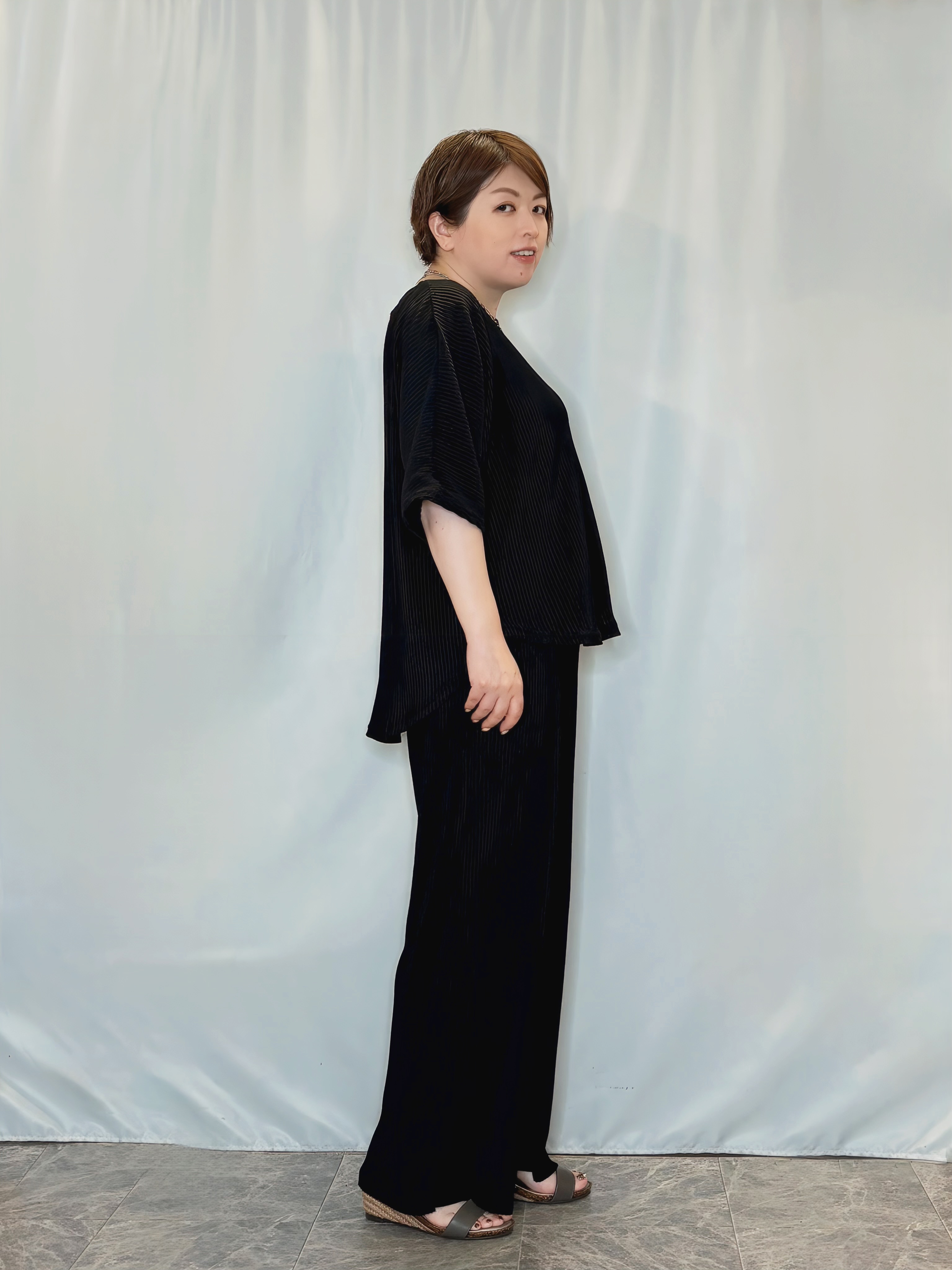 たみさんの「SHOO･LA･RUE｜【洗濯機可/ひんやり/UV】さらっとしたタッチが心地よい ミドルカーディガン」を使ったコーディネート