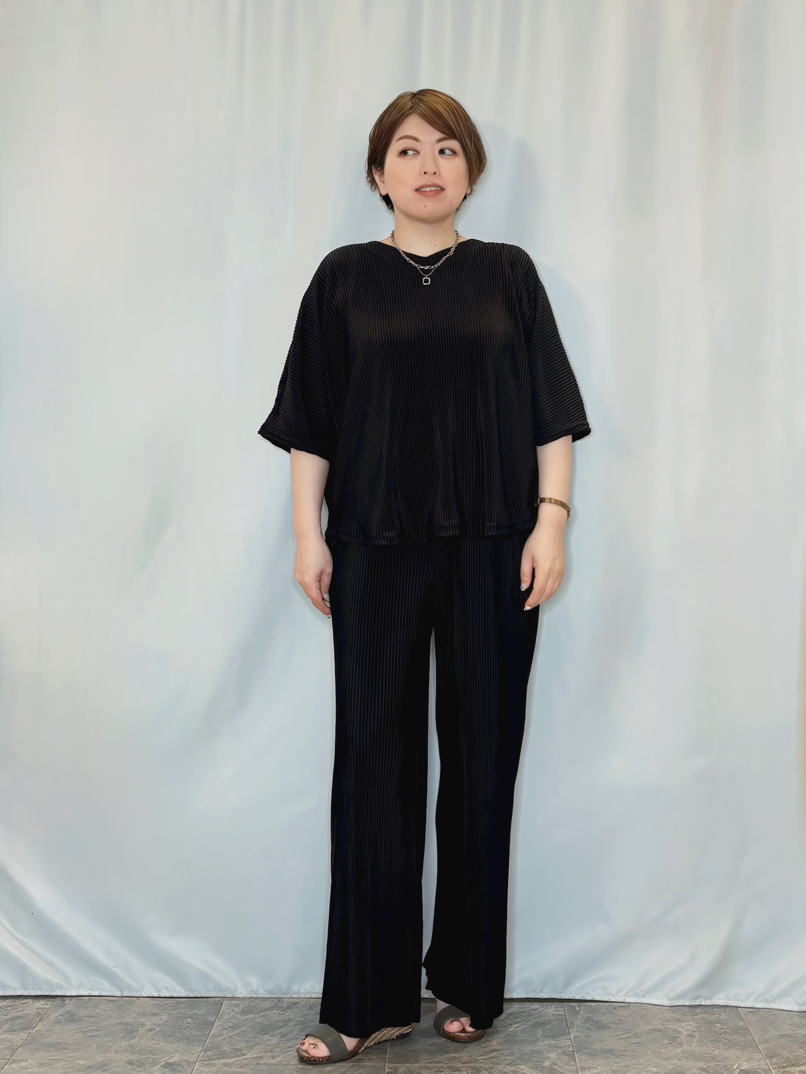 たみさんの「SHOO･LA･RUE｜【洗濯機可/ひんやり/UV】さらっとしたタッチが心地よい ミドルカーディガン」を使ったコーディネート