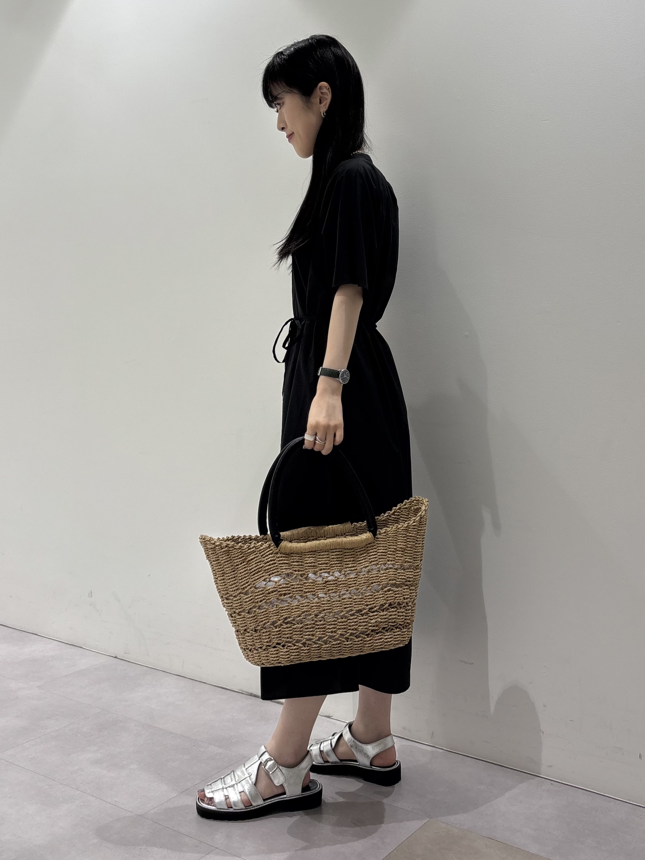 KEIKOさんの「INDIVI｜【接触冷感／洗える／2WAY】ドロスト付 シアーシャンブレーシャツ」を使ったコーディネート