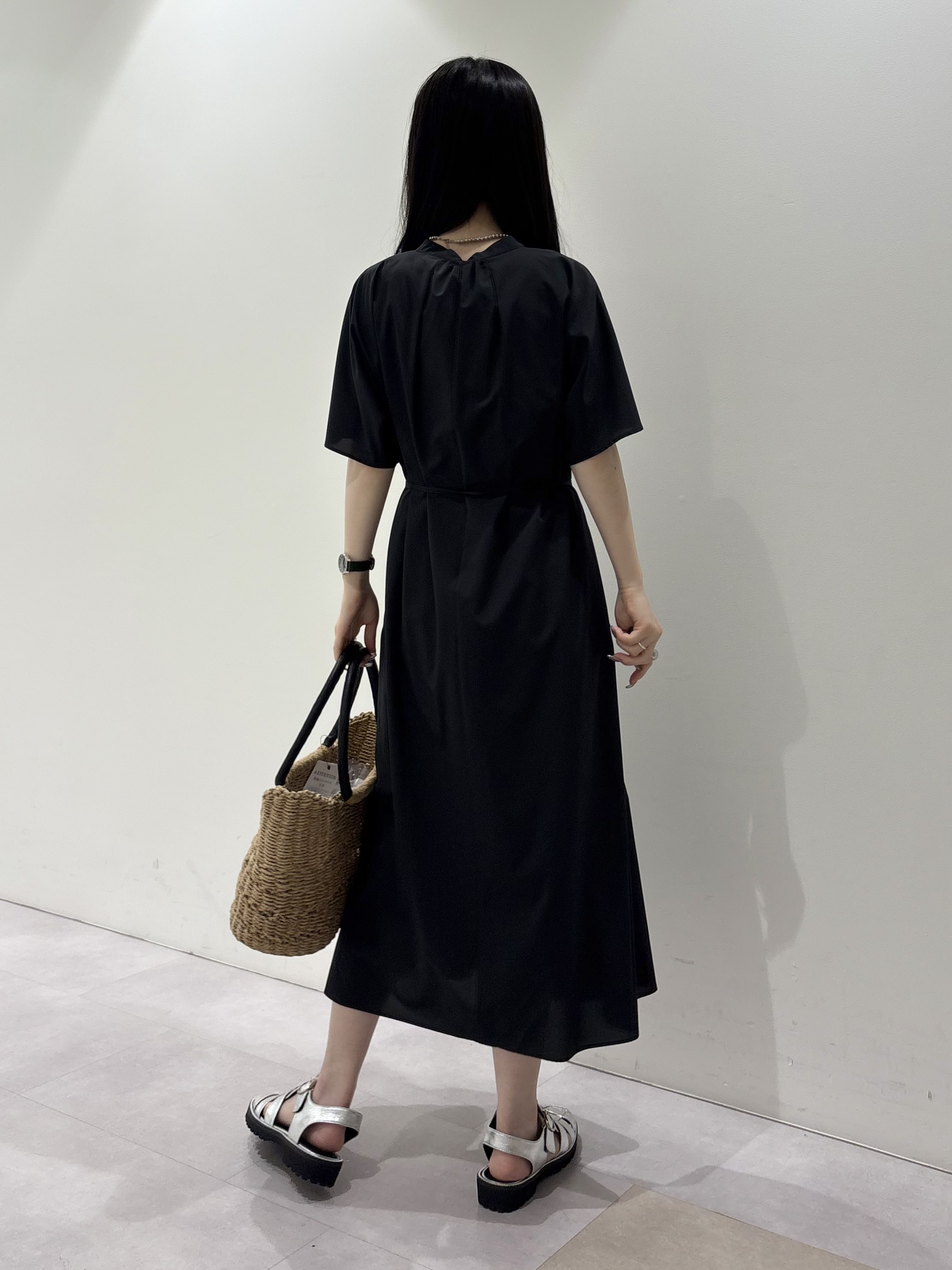 KEIKOさんの「INDIVI｜【接触冷感／洗える／2WAY】ドロスト付 シアーシャンブレーシャツ」を使ったコーディネート