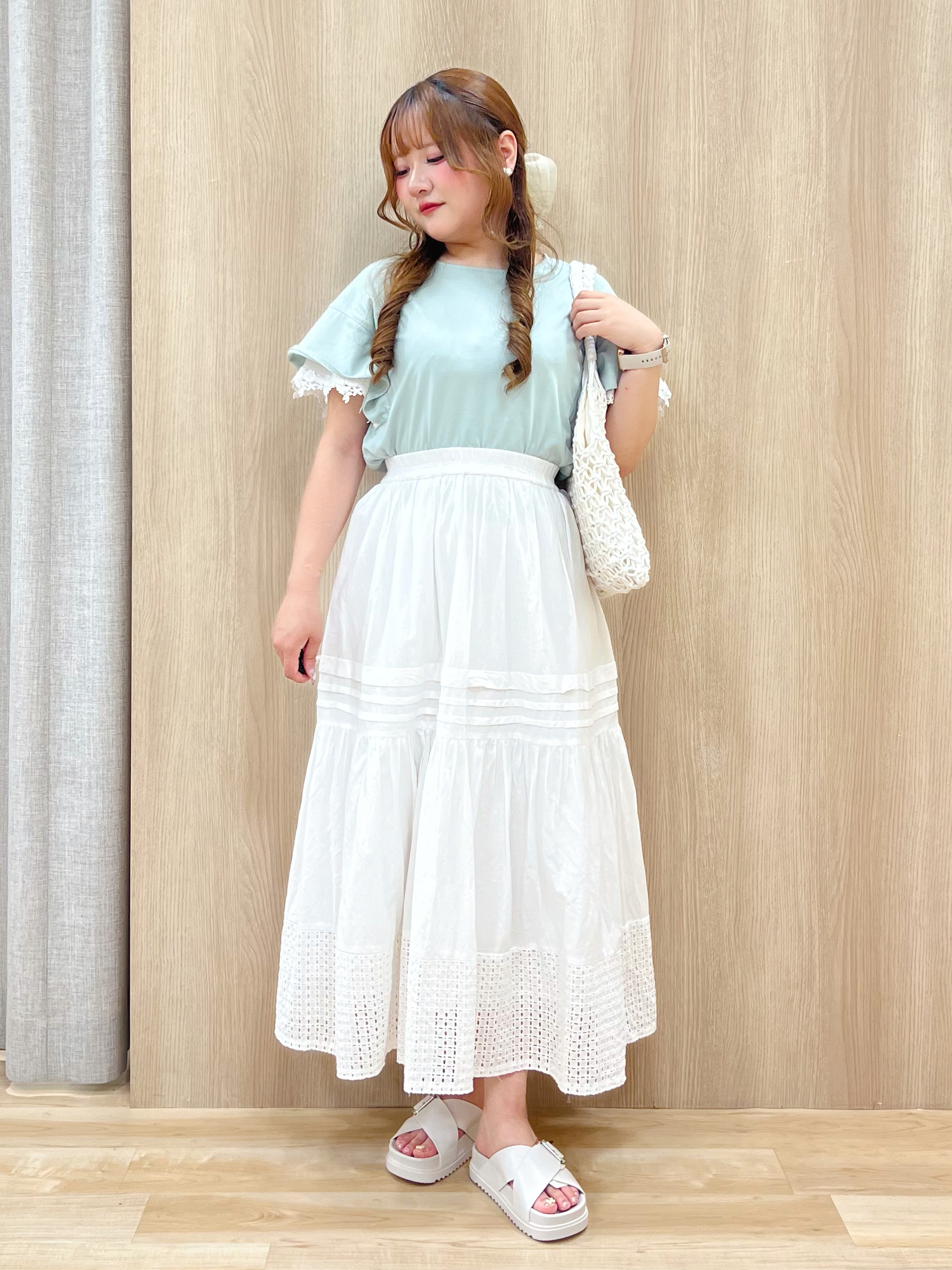 みことさんの「grove｜【二の腕カバー、UV/ひんやり】涼しく華やかに、レースレイヤードスリーブTシャツ」を使ったコーディネート