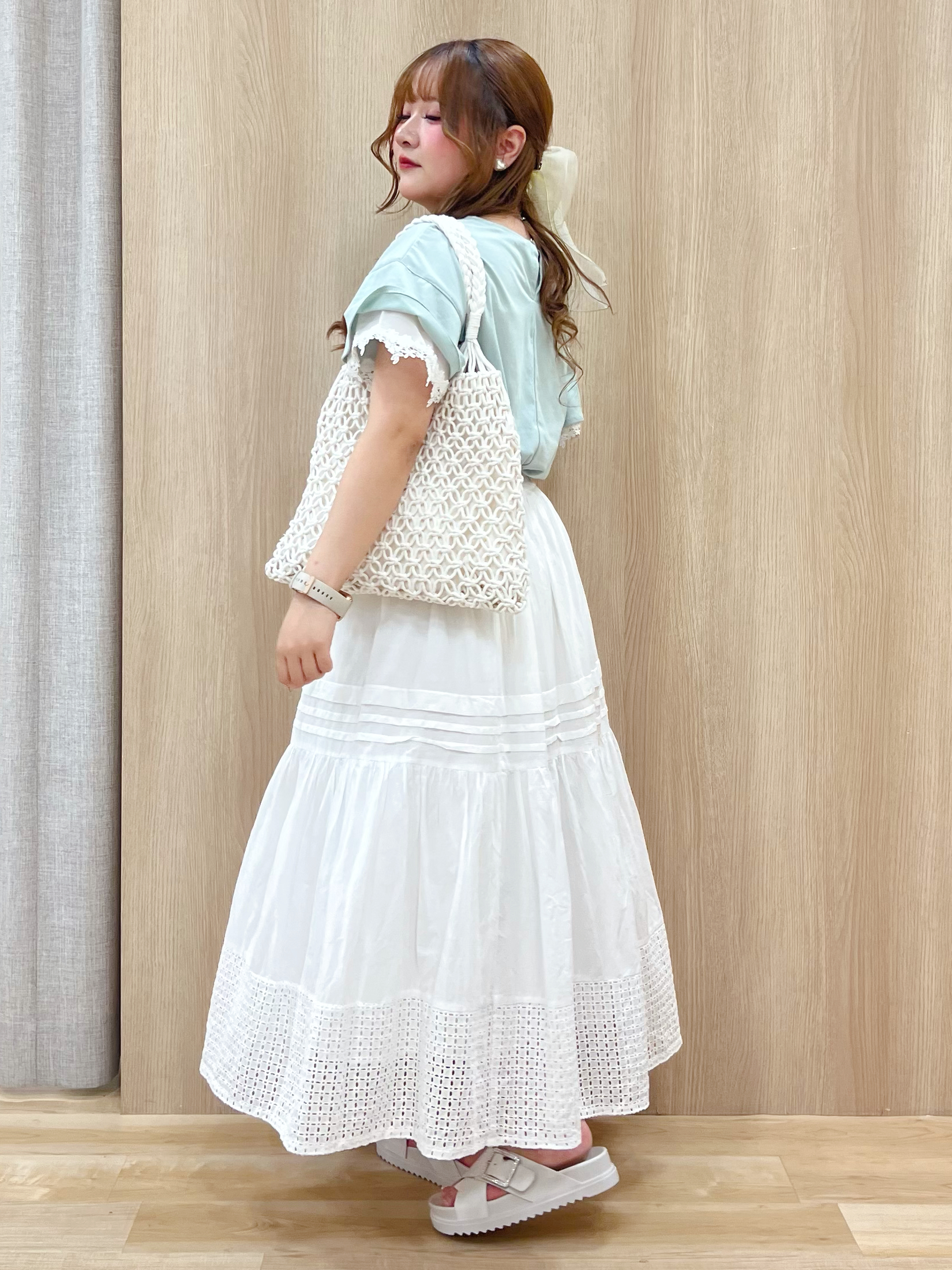 みことさんの「grove｜【二の腕カバー、UV/ひんやり】涼しく華やかに、レースレイヤードスリーブTシャツ」を使ったコーディネート
