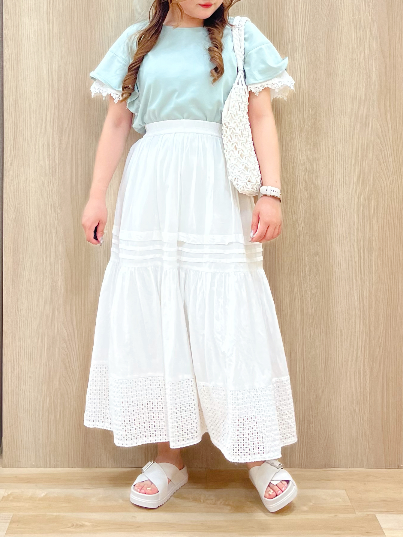 みことさんの「grove｜【二の腕カバー、UV/ひんやり】涼しく華やかに、レースレイヤードスリーブTシャツ」を使ったコーディネート