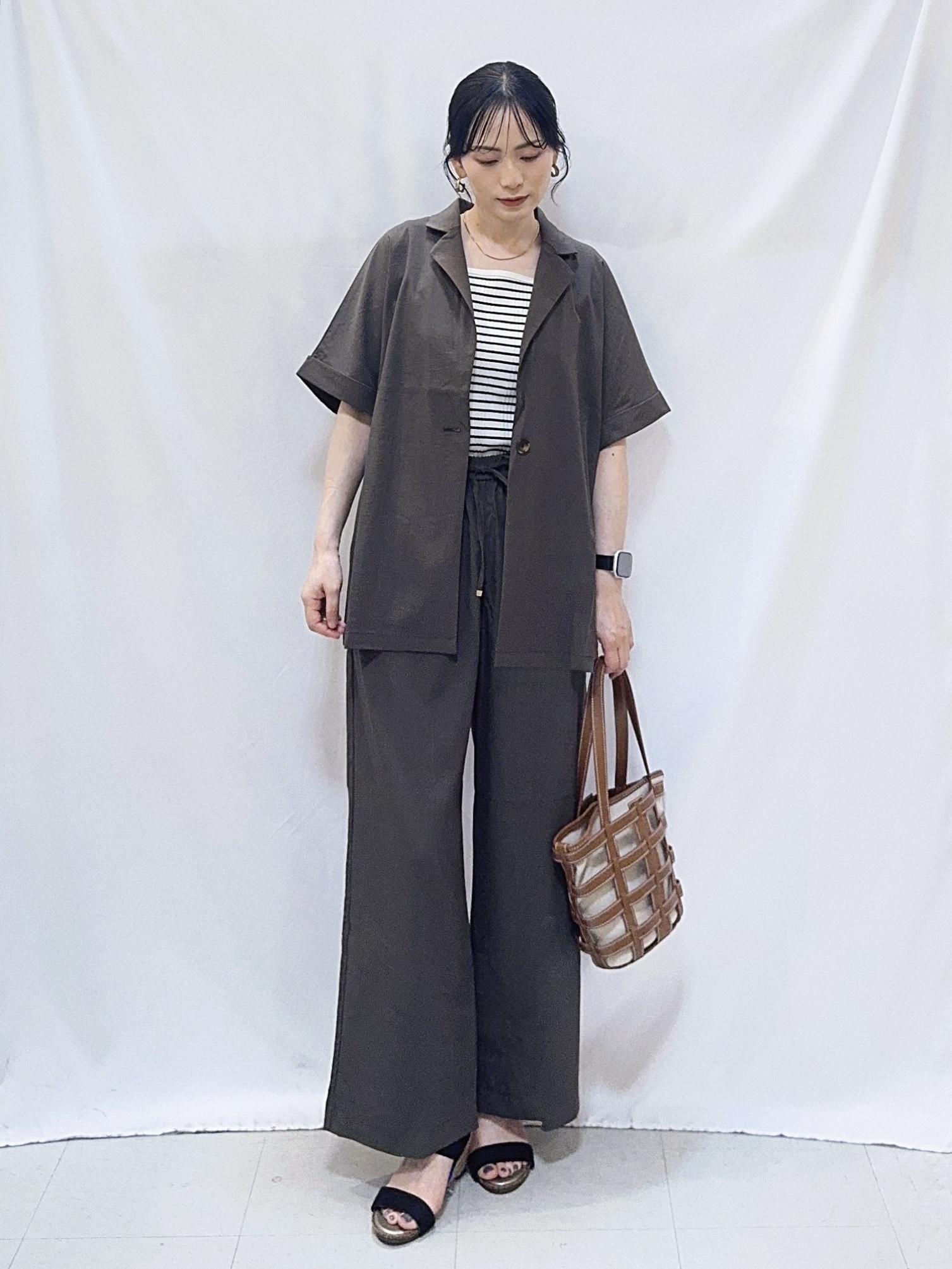 𝐇𝐢𝐫𝐨𝐦𝐢さんの「SHOO･LA･RUE｜【高レビュー/洗濯機可/セットアップ可】軽凛(かろりん) ひんやり半袖ジャケット」を使ったコーディネート
