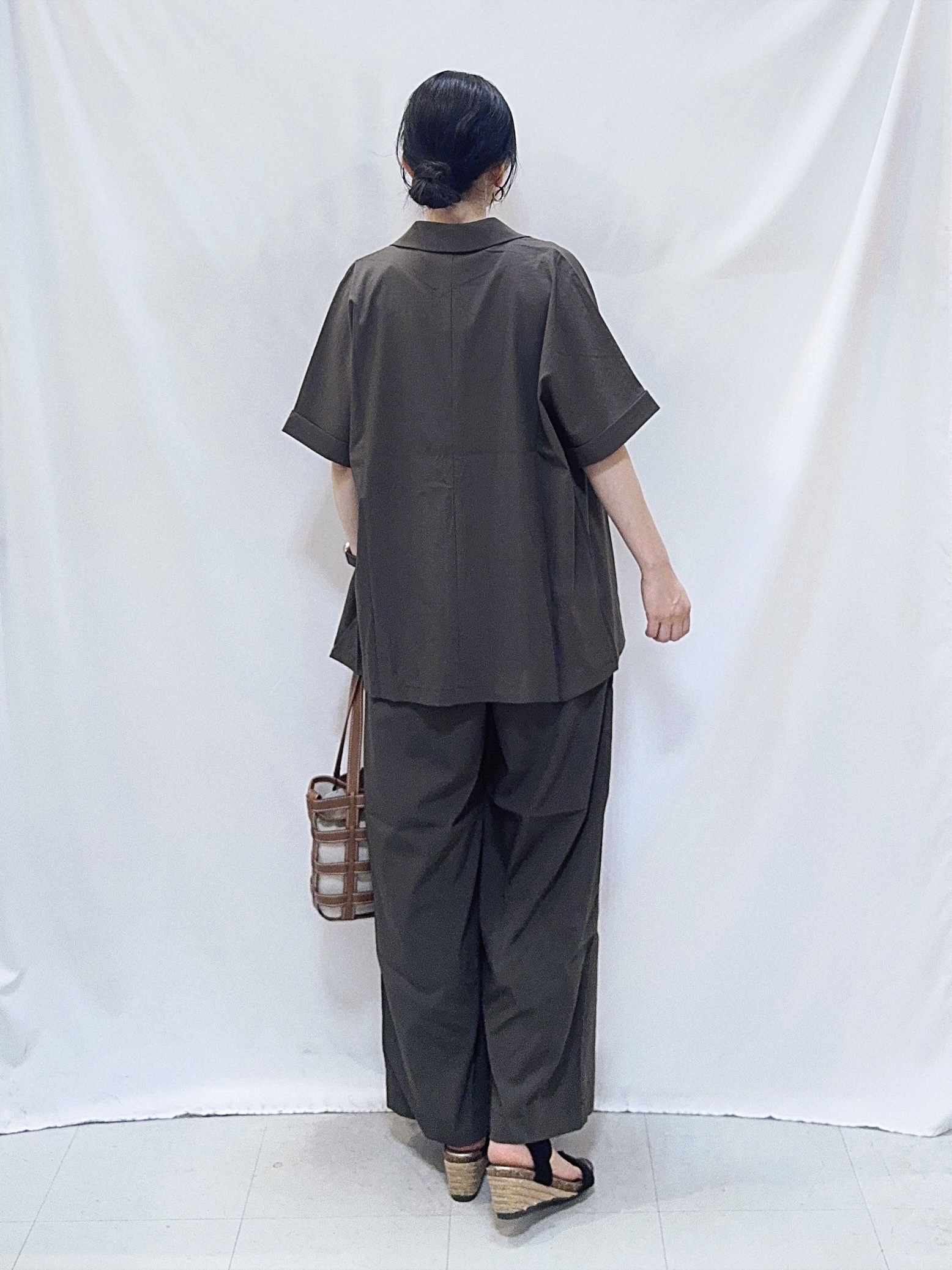 𝐇𝐢𝐫𝐨𝐦𝐢さんの「SHOO･LA･RUE｜【高レビュー/洗濯機可/セットアップ可】軽凛(かろりん) ひんやり半袖ジャケット」を使ったコーディネート