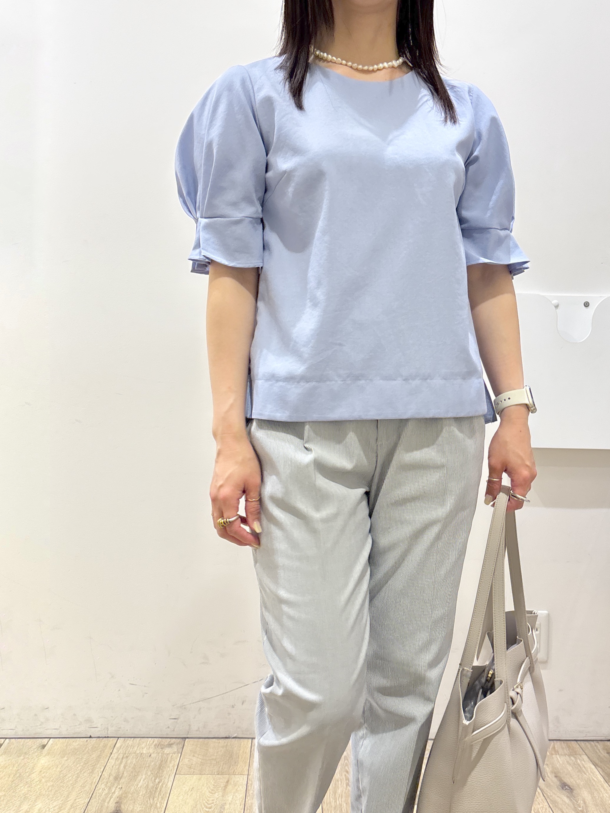 mameさんの「index｜【接触冷感】タックパフスリーブブラウス《吸水速乾／防シワ／洗濯機OK／XS～3L／6col》」を使ったコーディネート