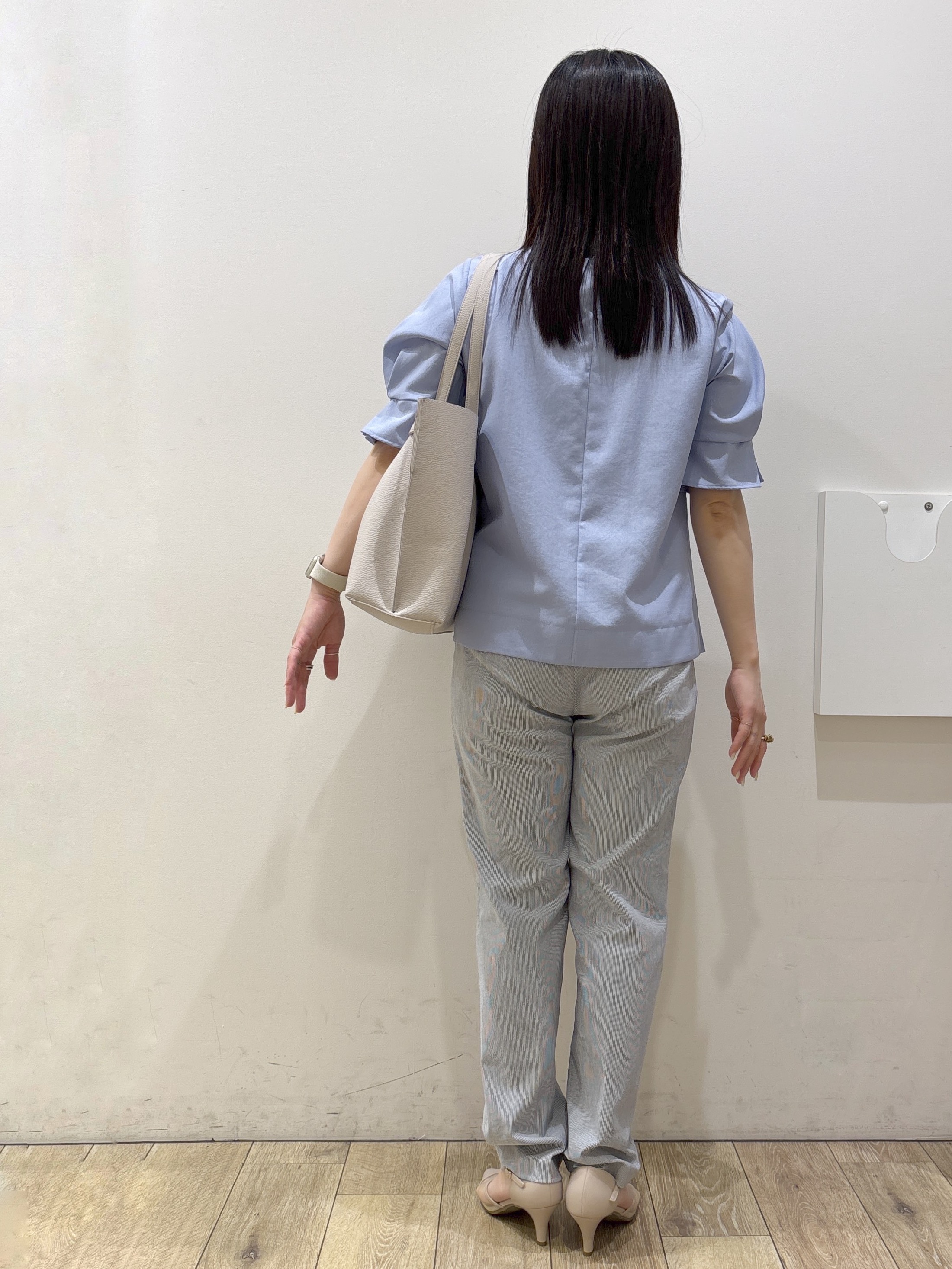 mameさんの「index｜【接触冷感】タックパフスリーブブラウス《吸水速乾／防シワ／洗濯機OK／XS～3L／6col》」を使ったコーディネート