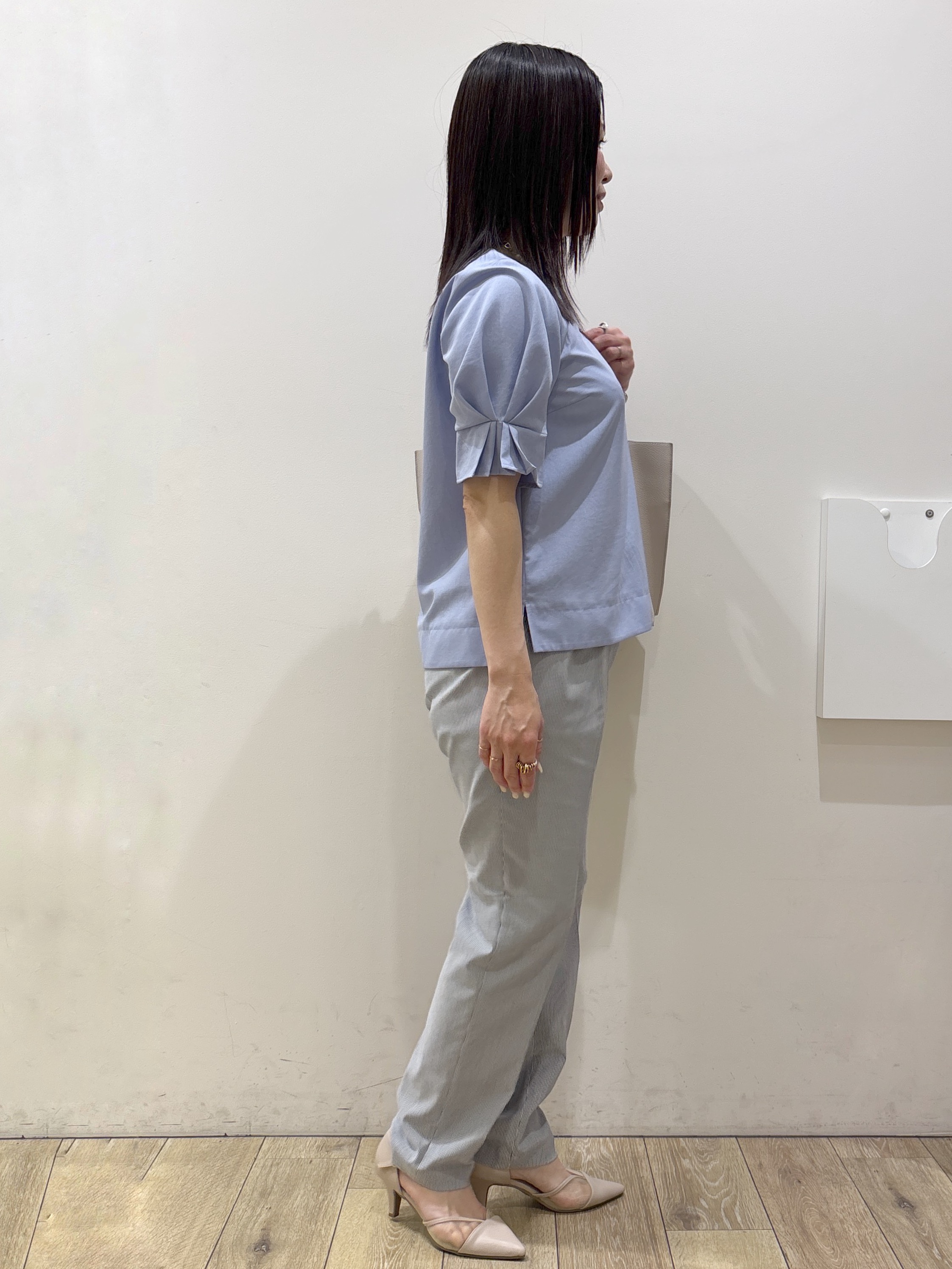mameさんの「index｜【接触冷感】タックパフスリーブブラウス《吸水速乾／防シワ／洗濯機OK／XS～3L／6col》」を使ったコーディネート