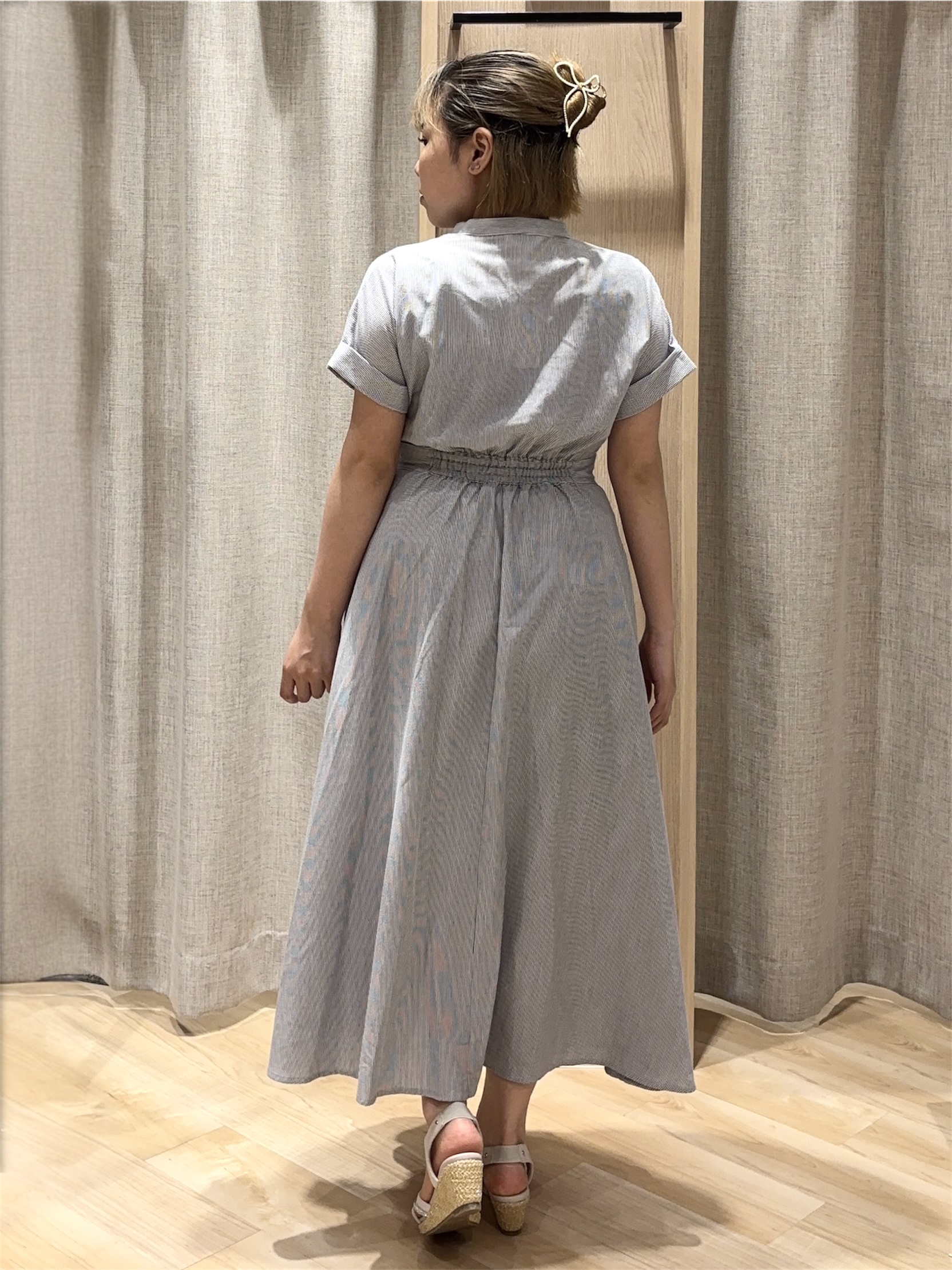 ❤︎ 𝐦𝐢𝐨 ❤︎さんの「grove｜【洗える】さらっと軽やか、カシュクール風サッカーワンピース」を使ったコーディネート