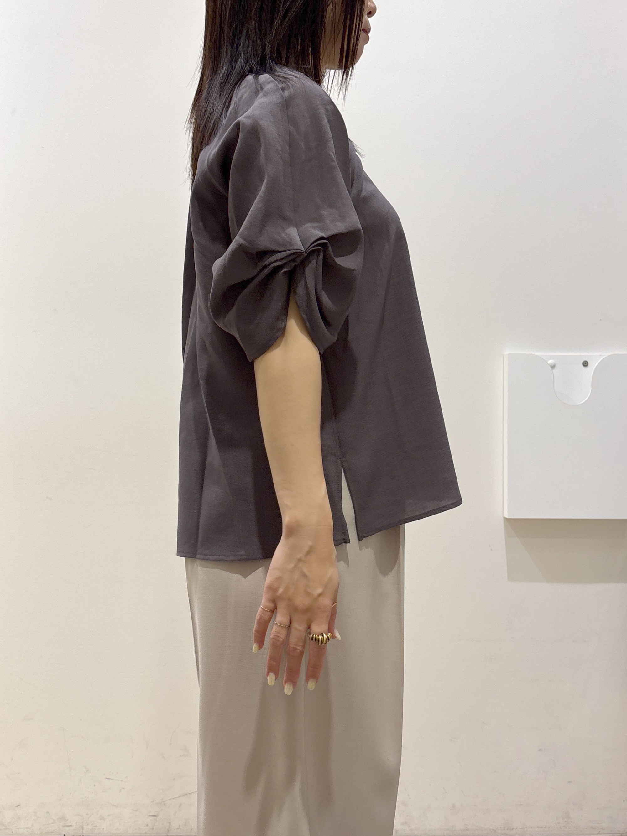mameさんの「index｜【接触冷感／吸水速乾】リネンライク タックスリーブブラウス《セットアップ対応／洗濯機OK》」を使ったコーディネート