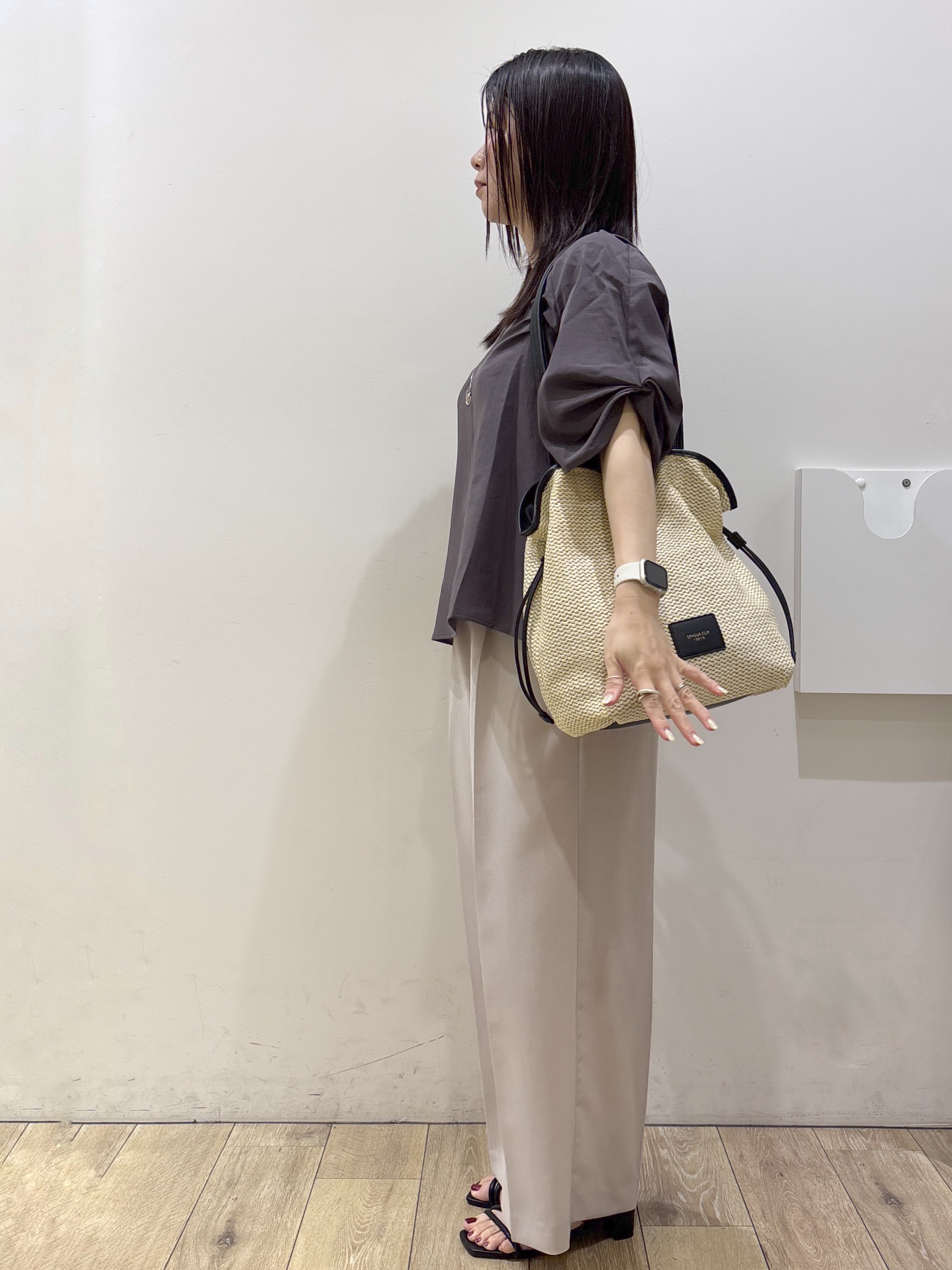 mameさんの「index｜【接触冷感／吸水速乾】リネンライク タックスリーブブラウス《セットアップ対応／洗濯機OK》」を使ったコーディネート