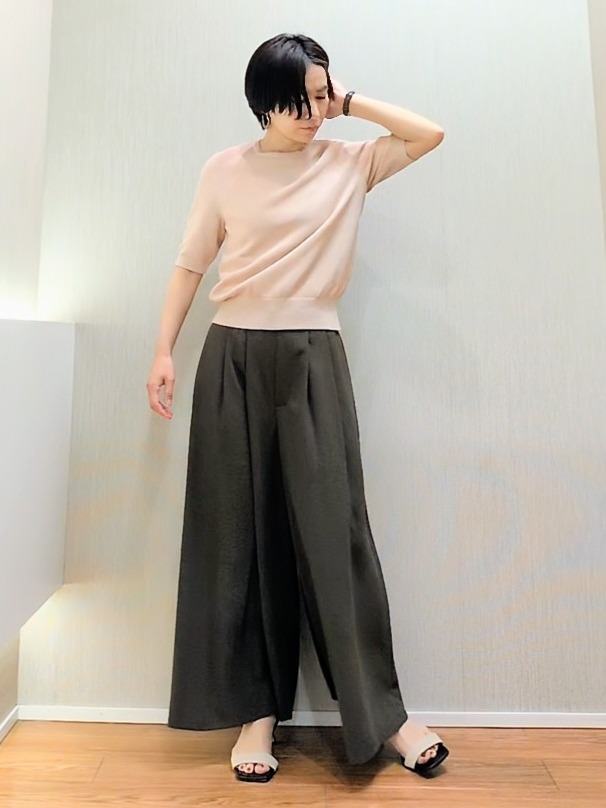 ミズタさんの「UNTITLED｜【アンサンブル可】ラメ混クルーネックプルオーバー」を使ったコーディネート