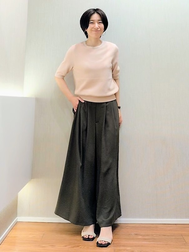 ミズタさんの「UNTITLED｜【アンサンブル可】ラメ混クルーネックプルオーバー」を使ったコーディネート