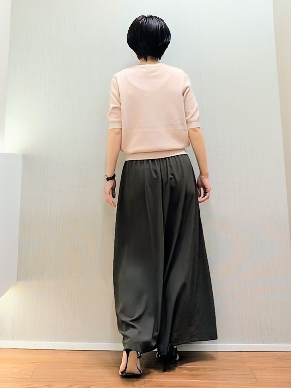 ミズタさんの「UNTITLED｜【アンサンブル可】ラメ混クルーネックプルオーバー」を使ったコーディネート