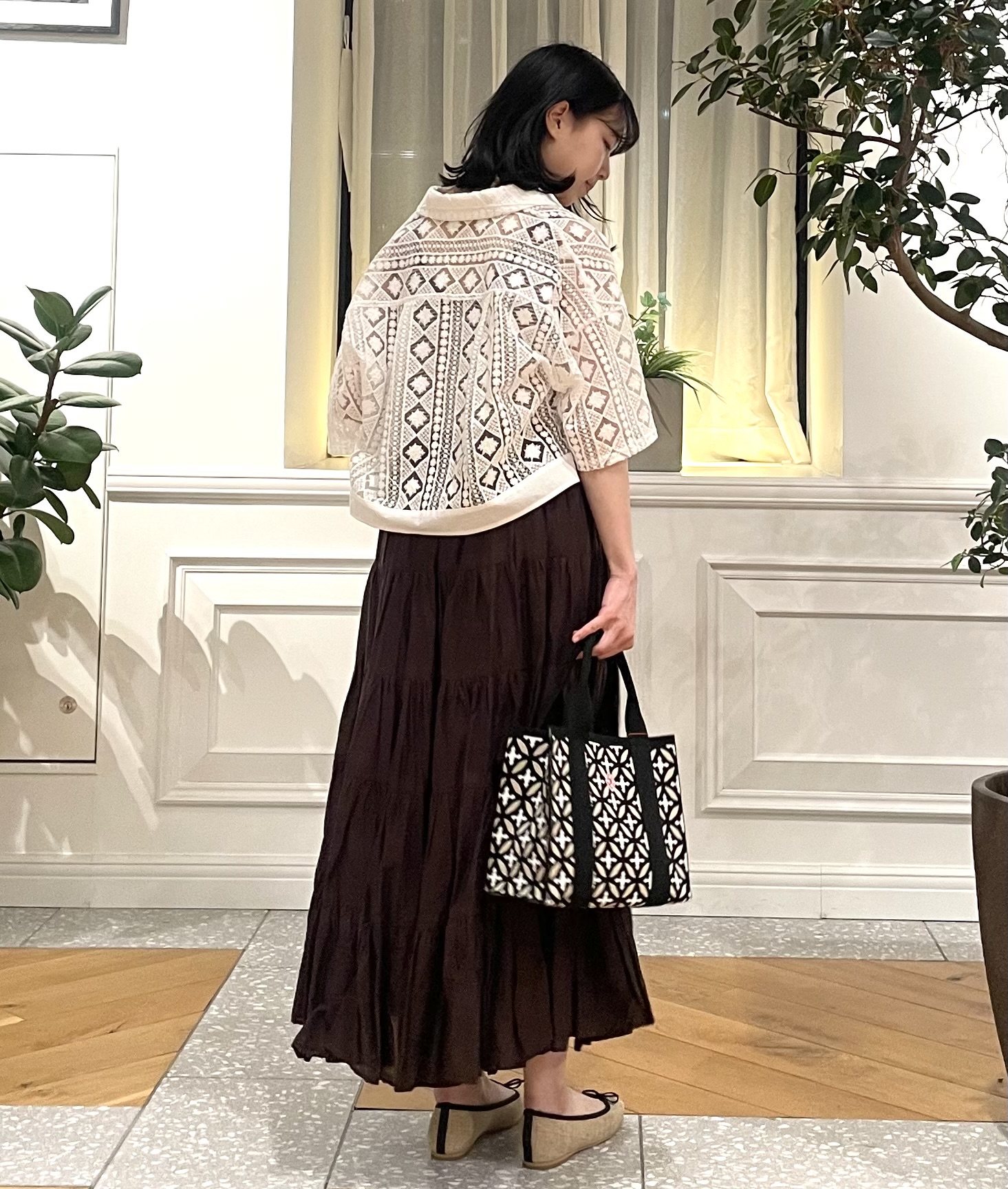 Lilyさんの「DRESSTERIOR｜【着映え/ハーフ袖】ウォッシャブルレース クロップドシャツ」を使ったコーディネート