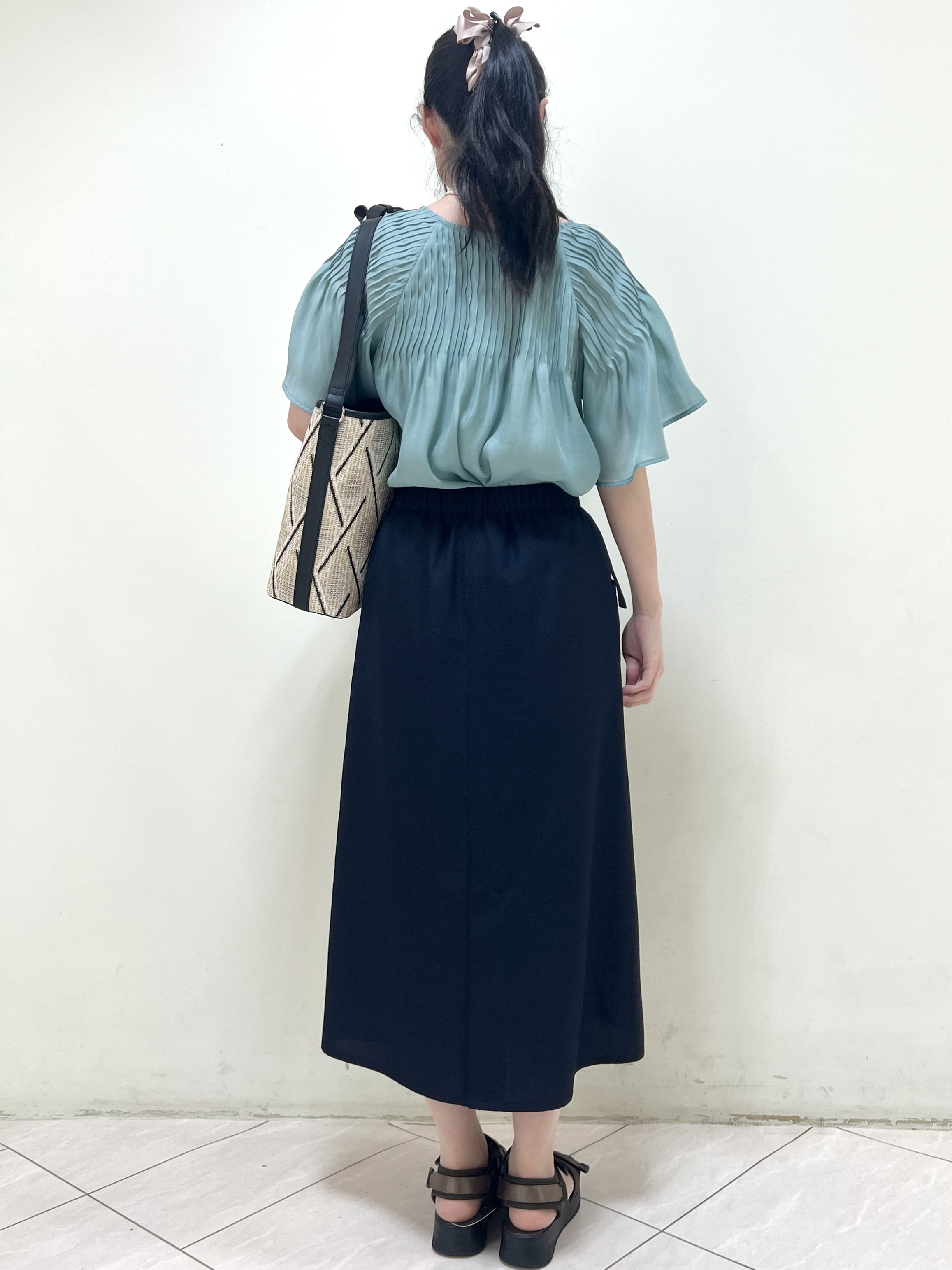 yanaさんの「Reflect｜ピンタックデザインフレアスリーブブラウス」を使ったコーディネート