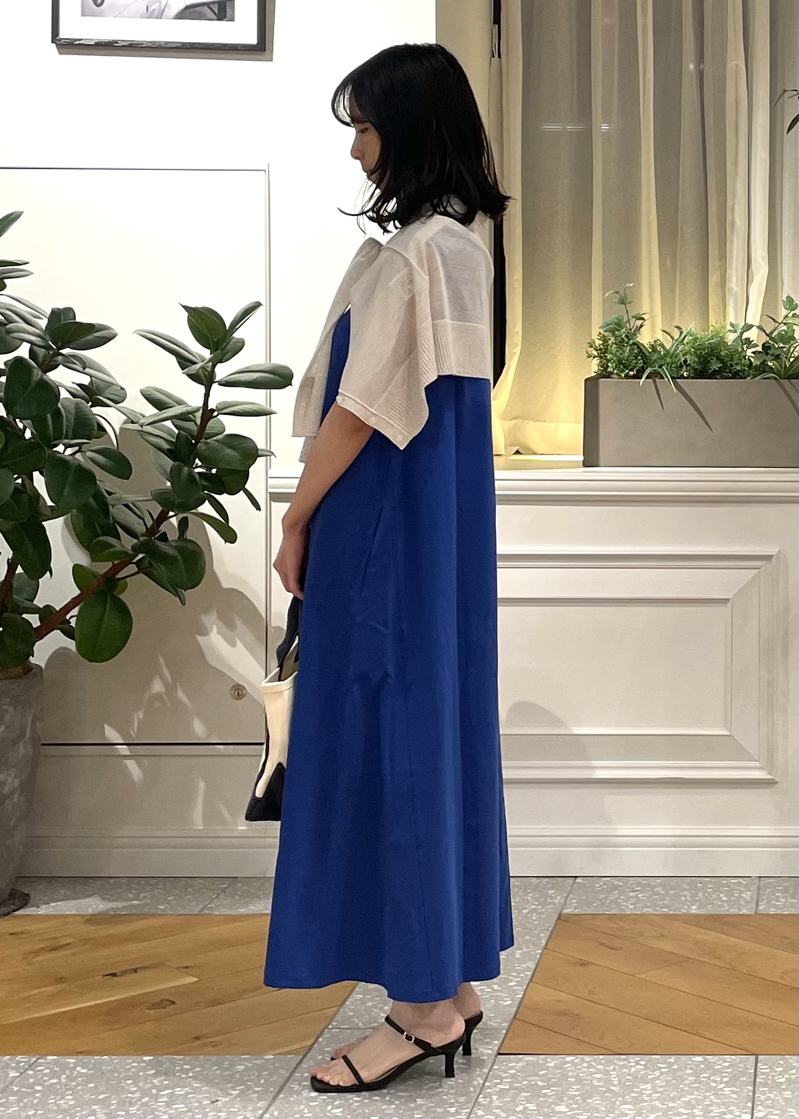 Lilyさんの「DRESSTERIOR｜【接触冷感／抗菌防臭／消臭/ウォッシャブル】アイスクリアコットン フレンチスリーブワンピース」を使ったコーディネート