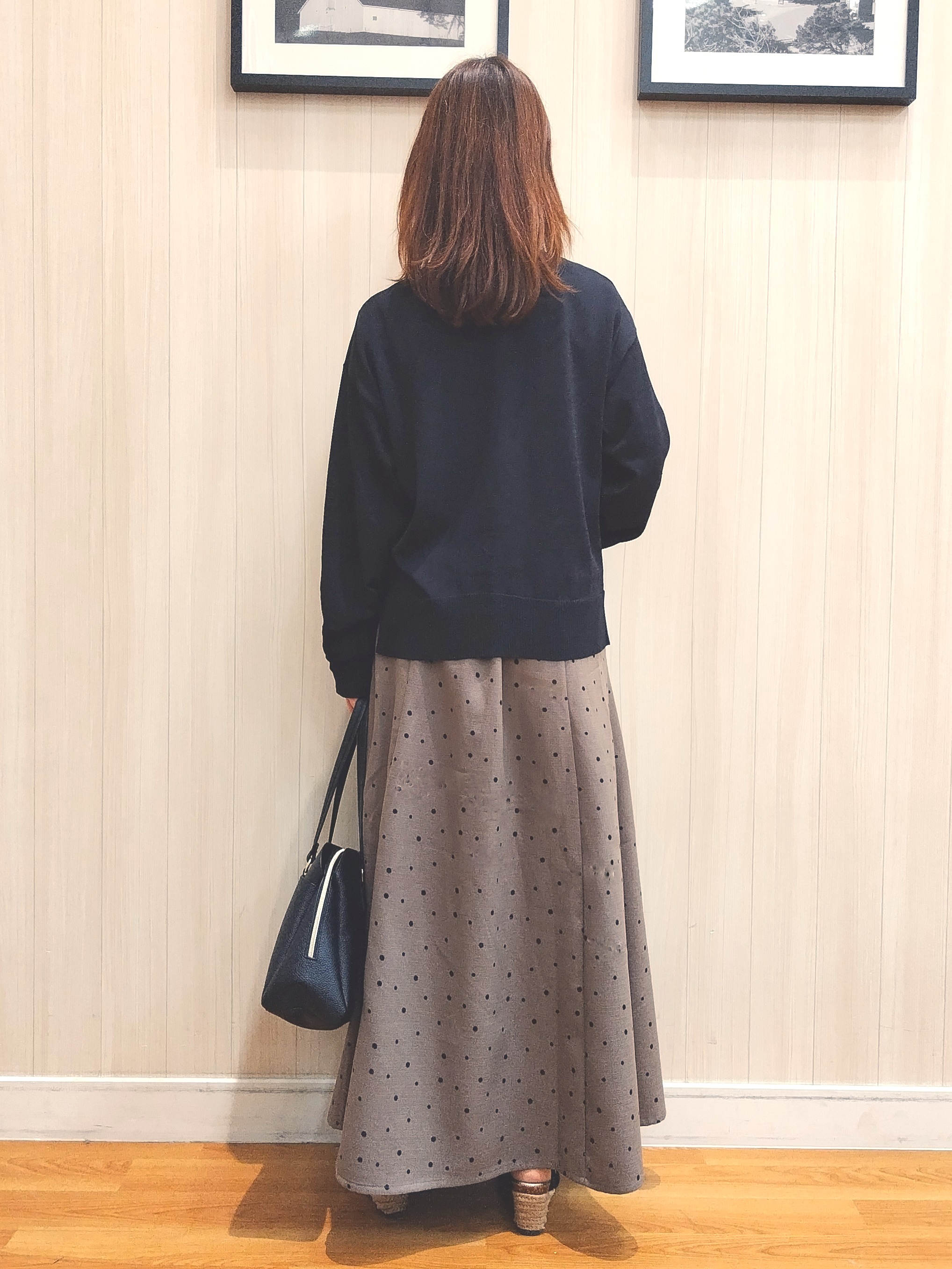 yseさんの「SHOO･LA･RUE｜【洗濯機可/ひんやり/UV】さらっとしたタッチが心地よい ショート丈 Vネックカーディガン」を使ったコーディネート