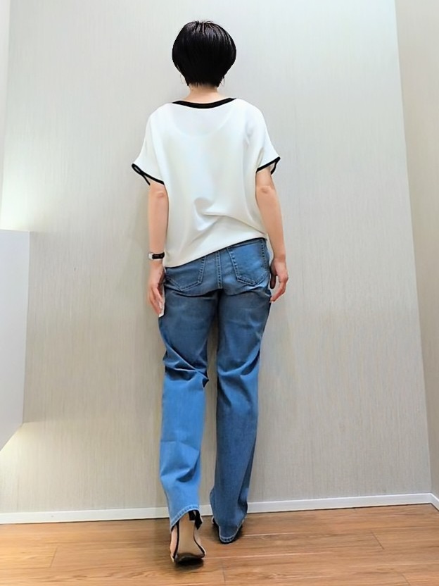ミズタさんの「UNTITLED｜【11色展開/体型カバー】前後2WAYフレンチスリーブニット」を使ったコーディネート