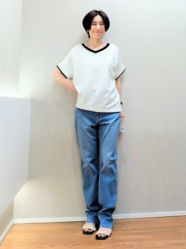 ミズタさんの「UNTITLED｜【11色展開/体型カバー】前後2WAYフレンチスリーブニット」を使ったコーディネート