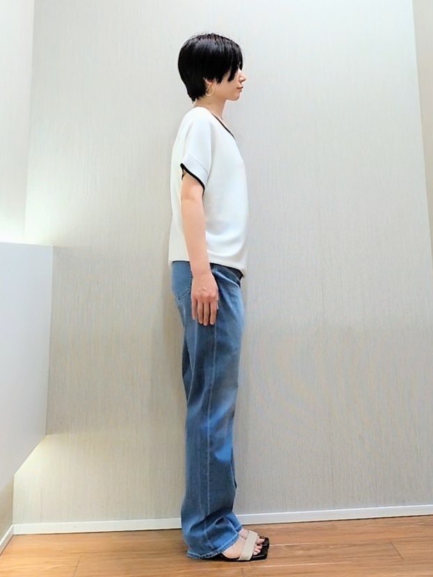 ミズタさんの「UNTITLED｜【11色展開/体型カバー】前後2WAYフレンチスリーブニット」を使ったコーディネート